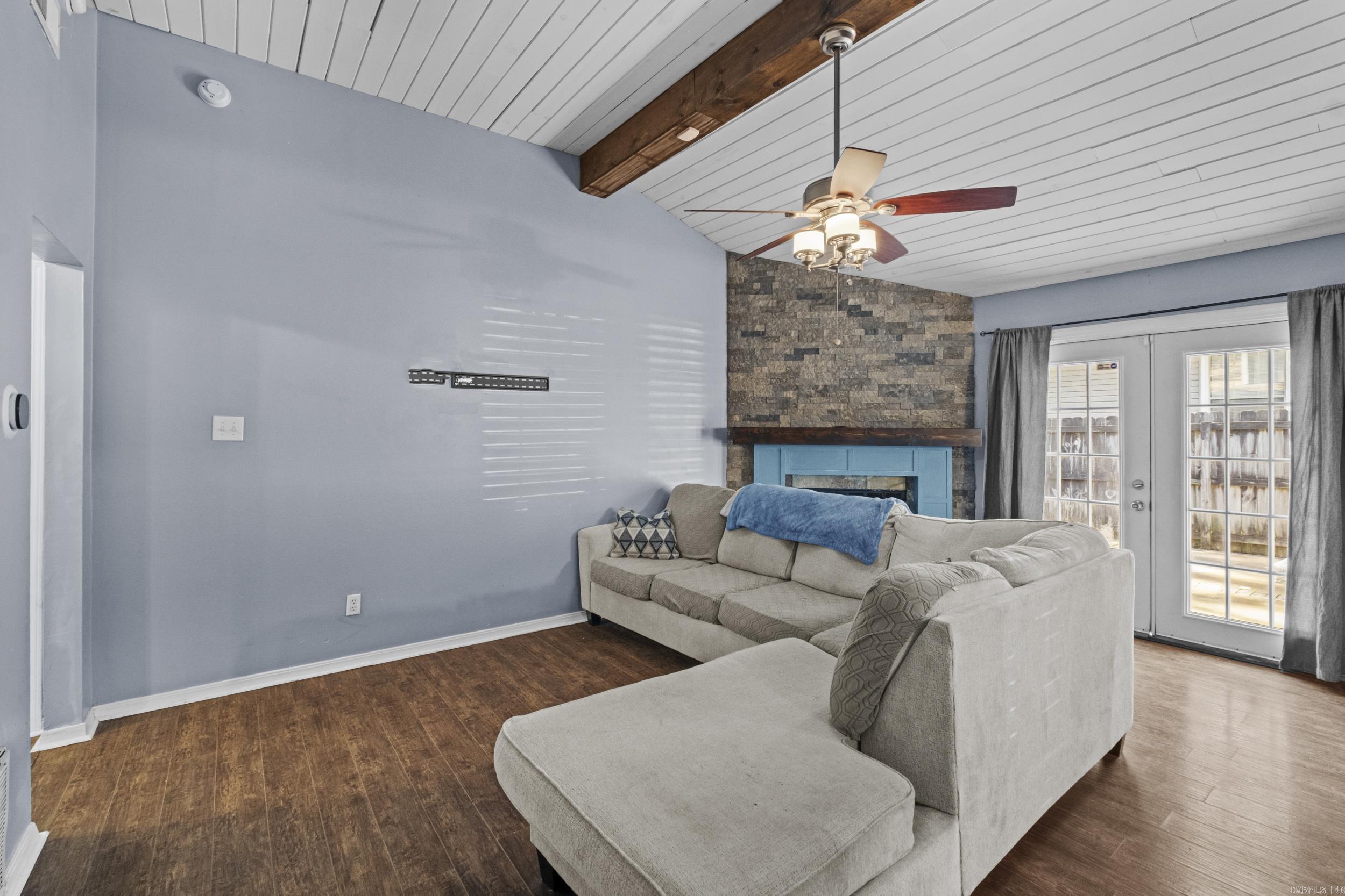 CRYSTAL VALLEY MANOR - Residential