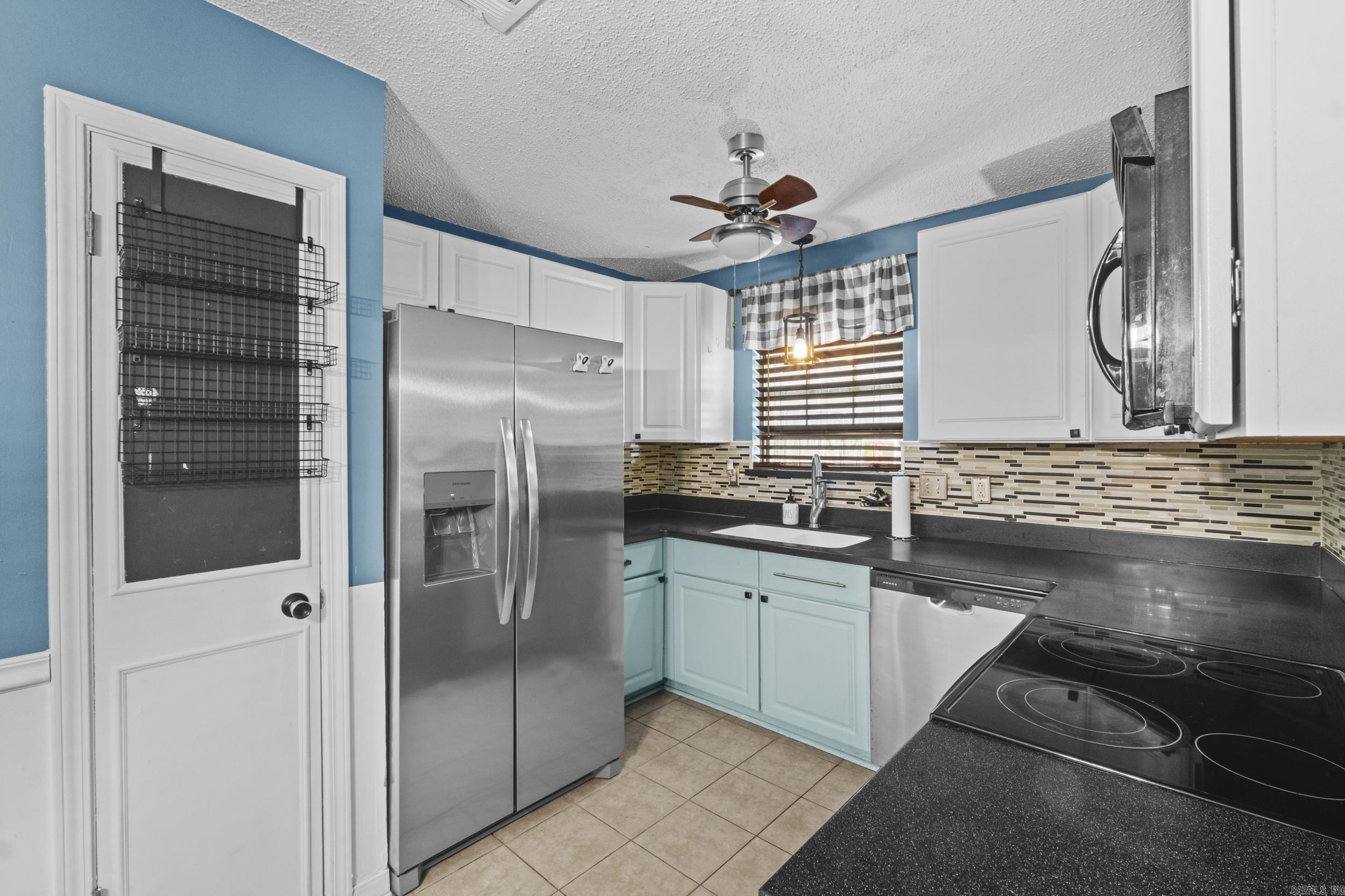 CRYSTAL VALLEY MANOR - Residential