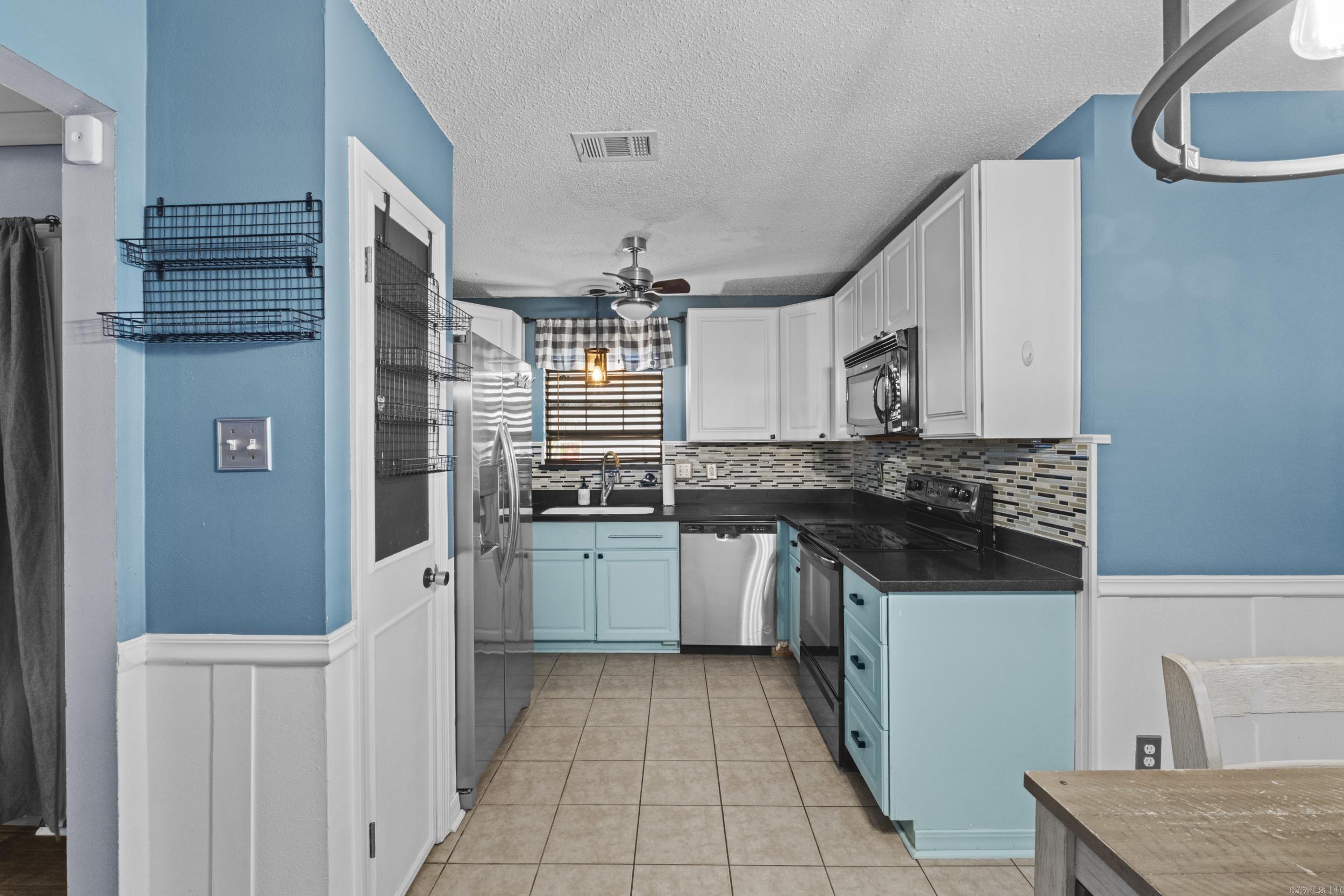 CRYSTAL VALLEY MANOR - Residential