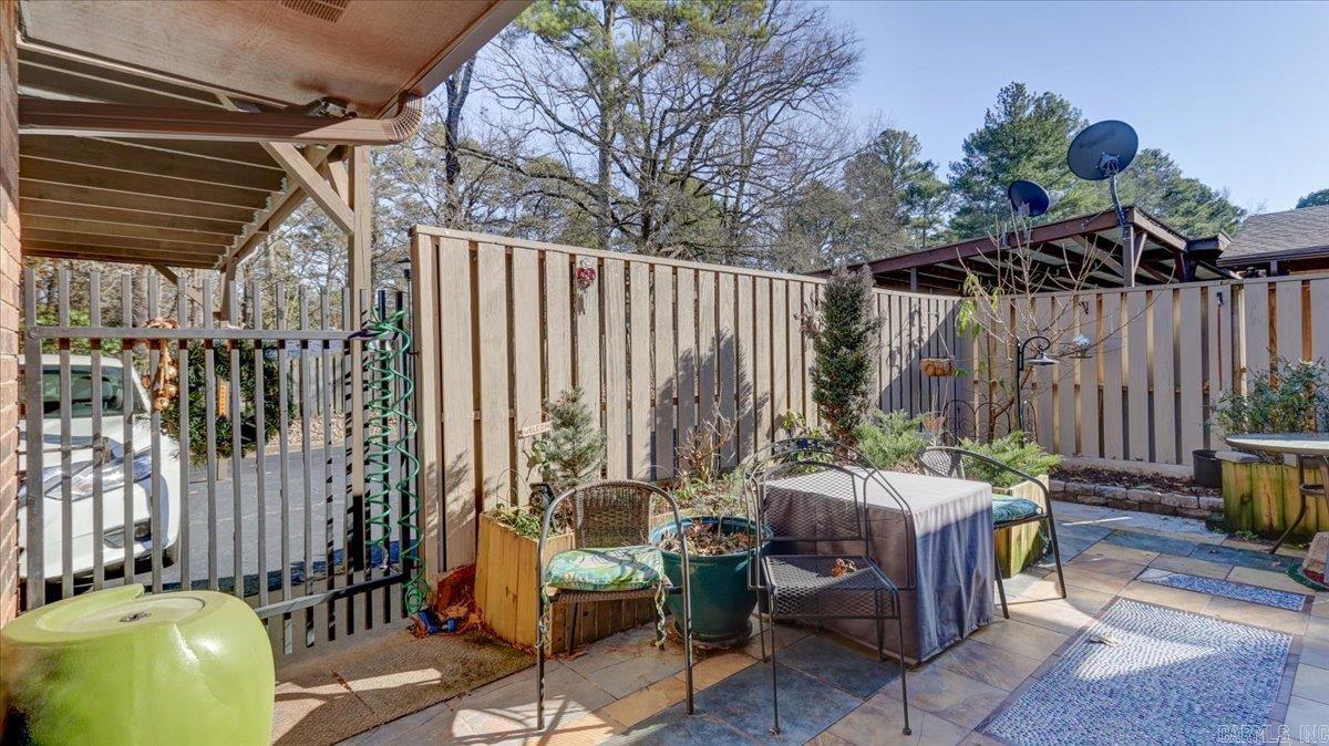 OAKLAWN VILLAGE EAST HPR - Residential