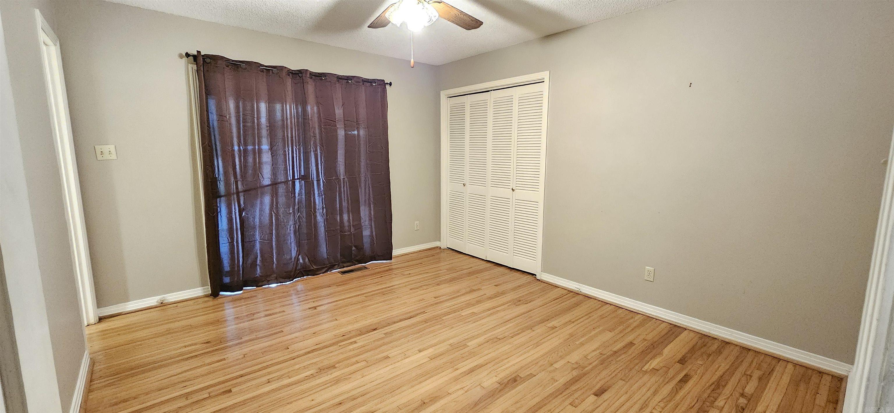 Leawood Manor - Residential Lease