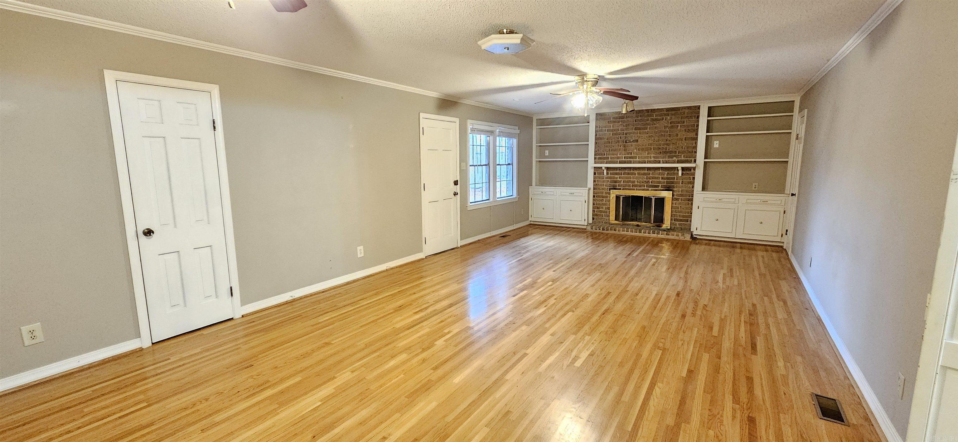 Leawood Manor - Residential Lease