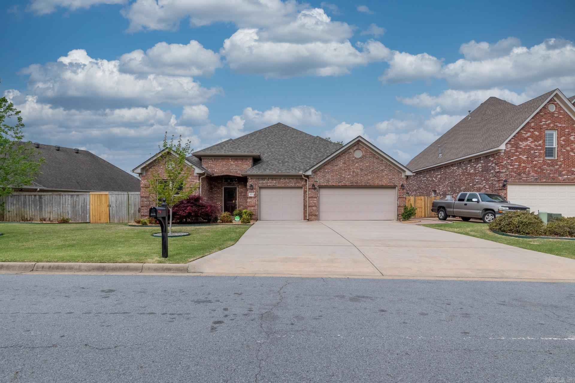 CHENAL VALLEY EPERNAY PLACE - Residential