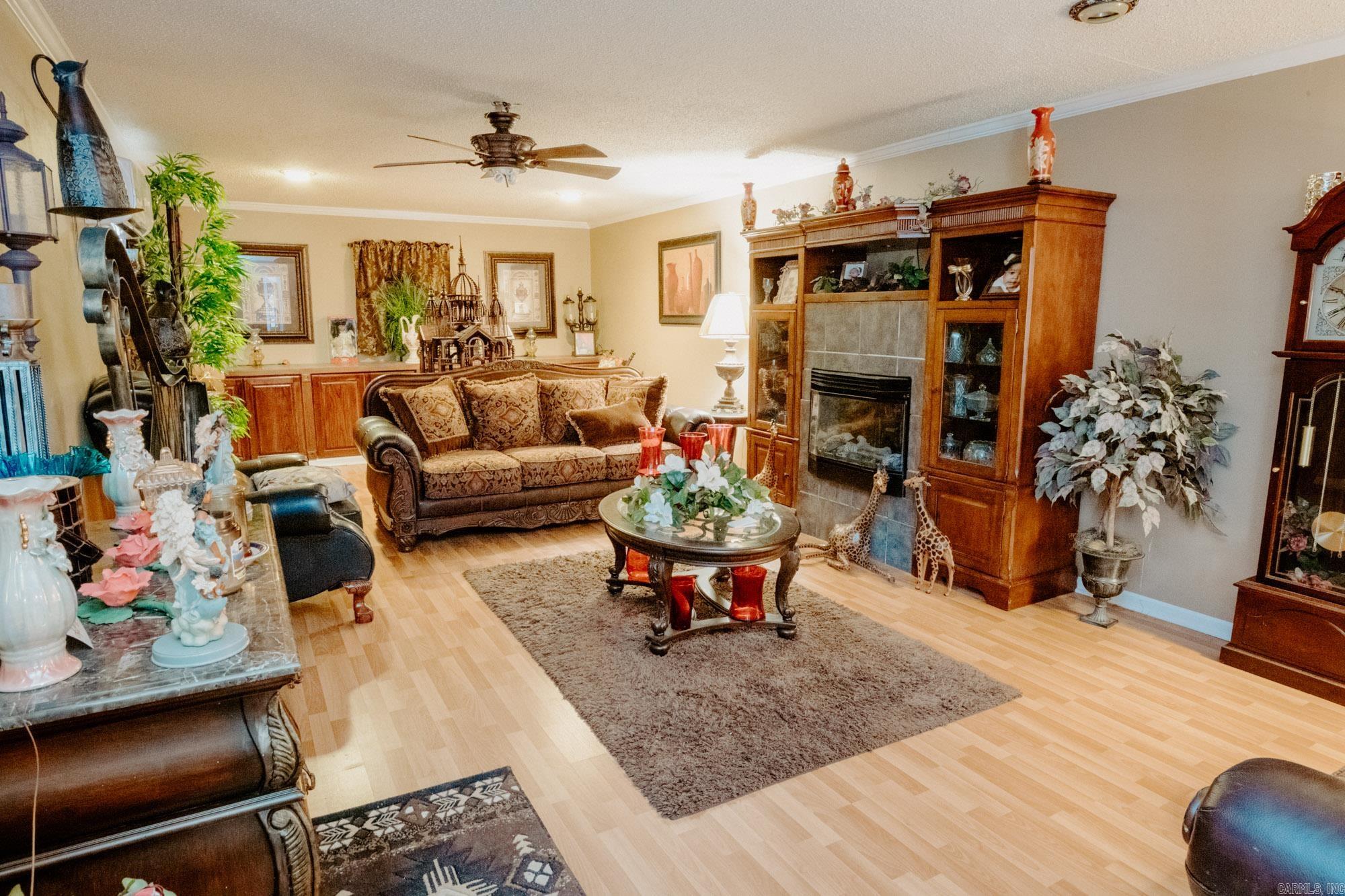 SOUTH LAKEVIEW - Residential