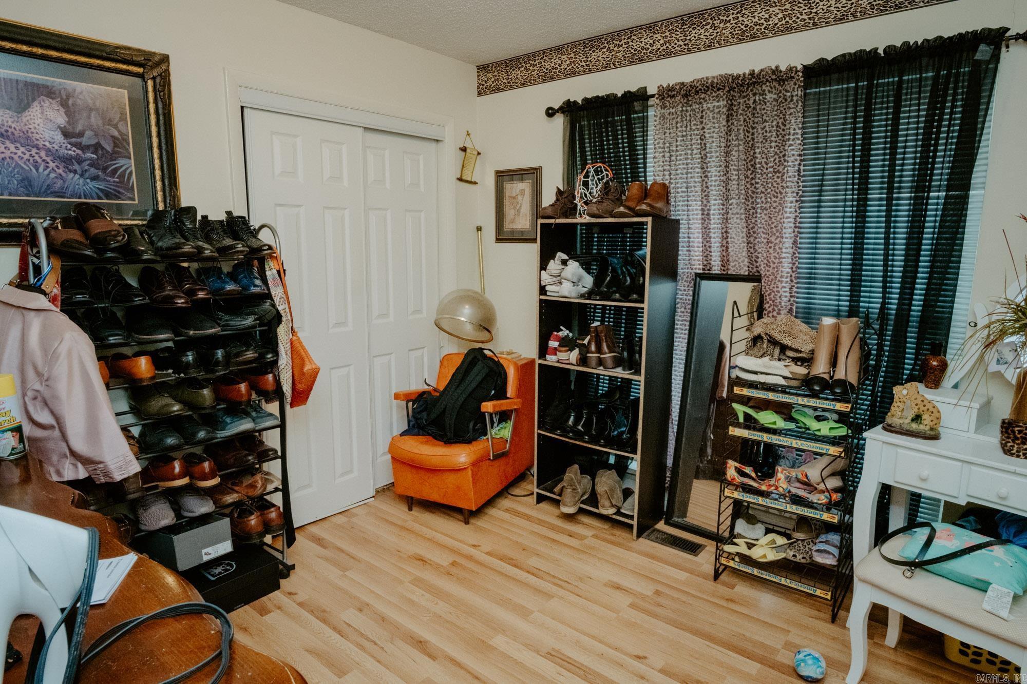 SOUTH LAKEVIEW - Residential