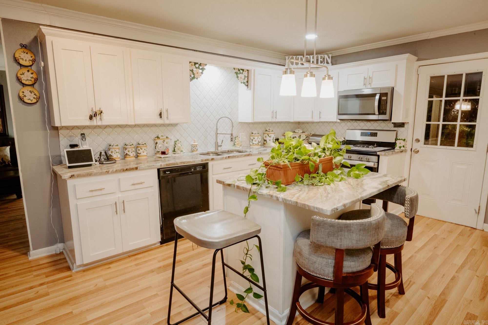 SOUTH LAKEVIEW - Residential