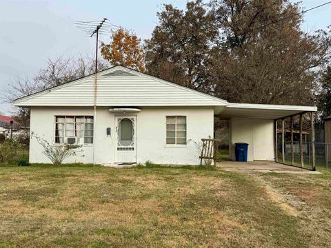Photo of 217 S Greenville, Rector, AR 72461 (MLS # 25049068)