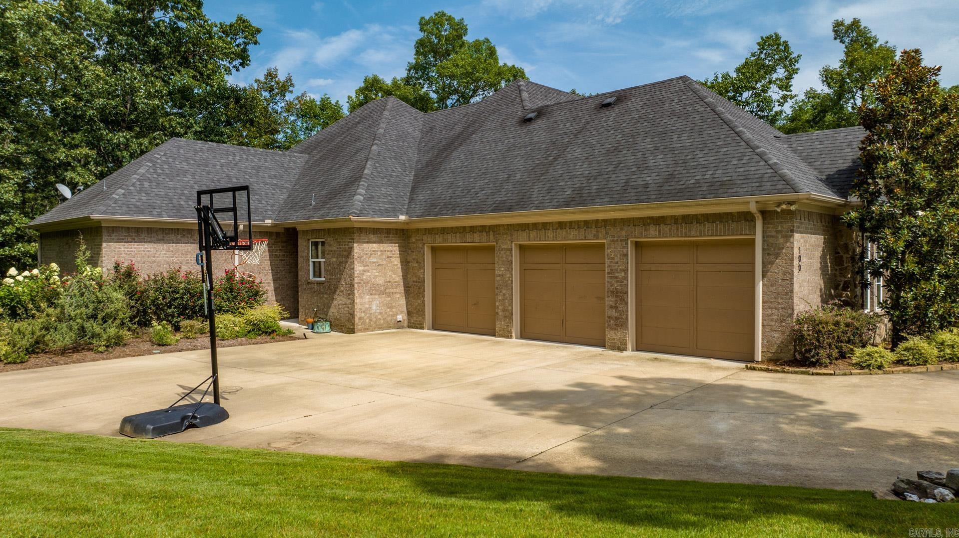 WOODLANDS EDGE - Residential