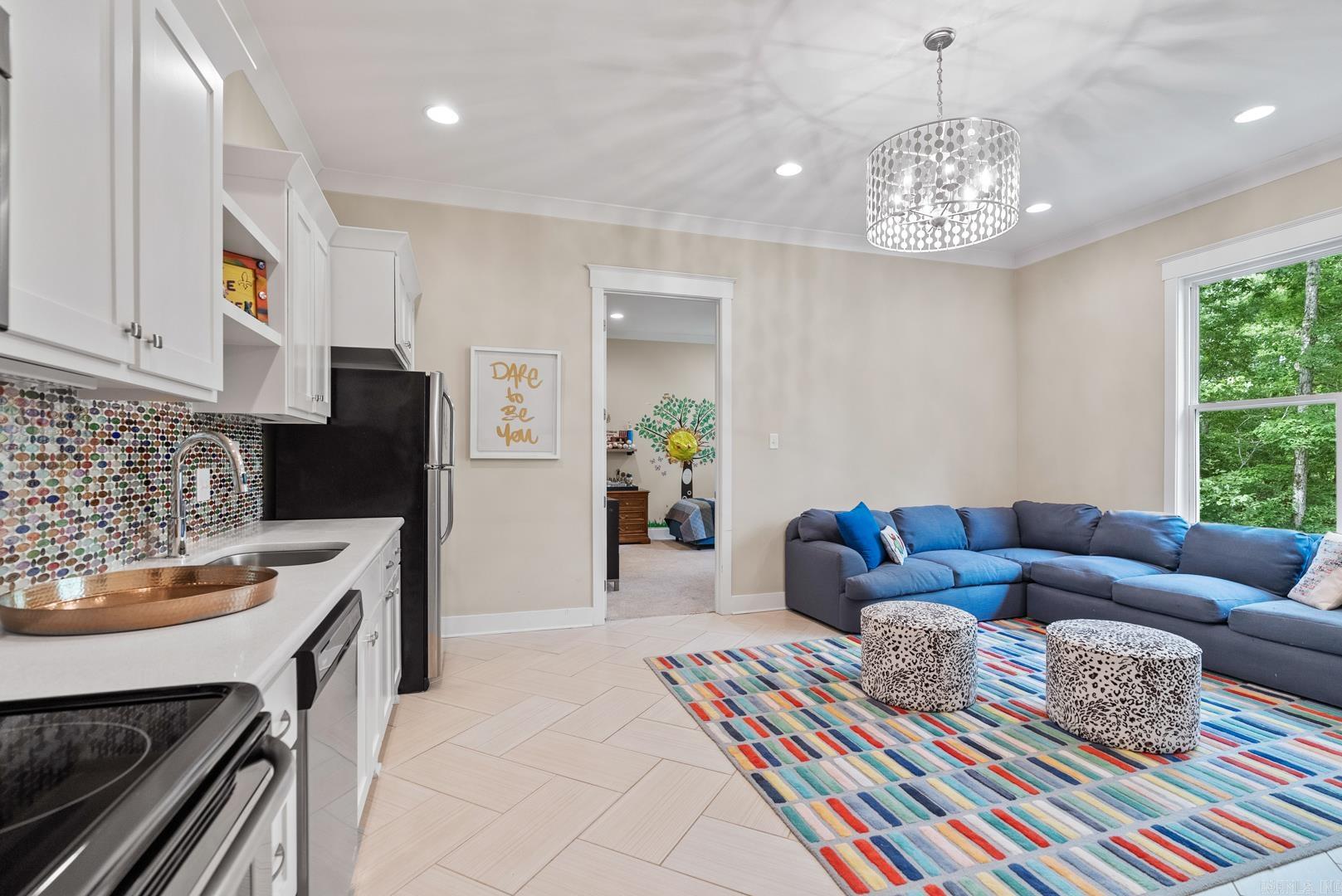 WOODLANDS EDGE - Residential