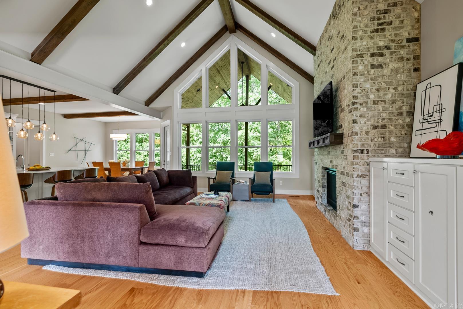 WOODLANDS EDGE - Residential