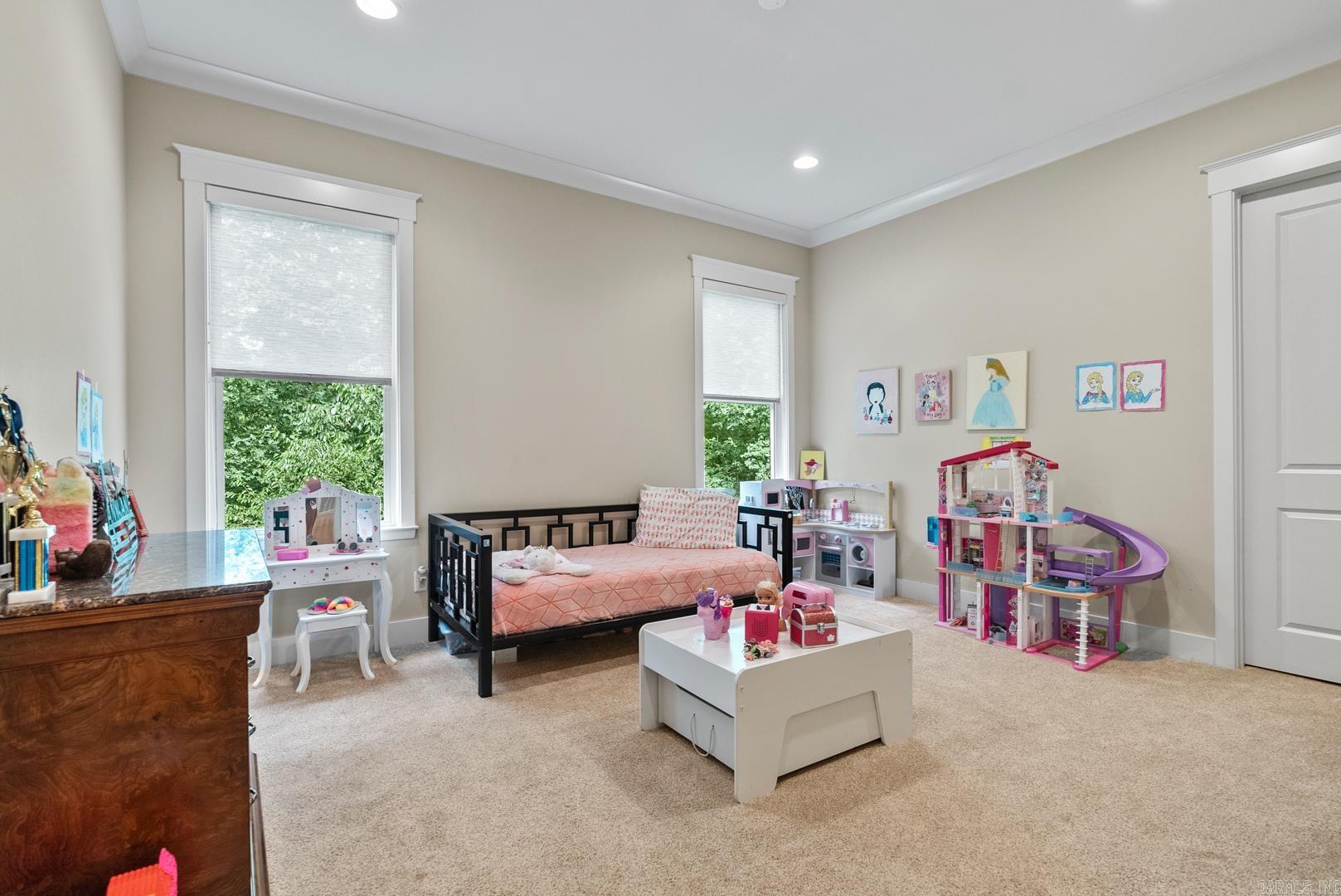 WOODLANDS EDGE - Residential