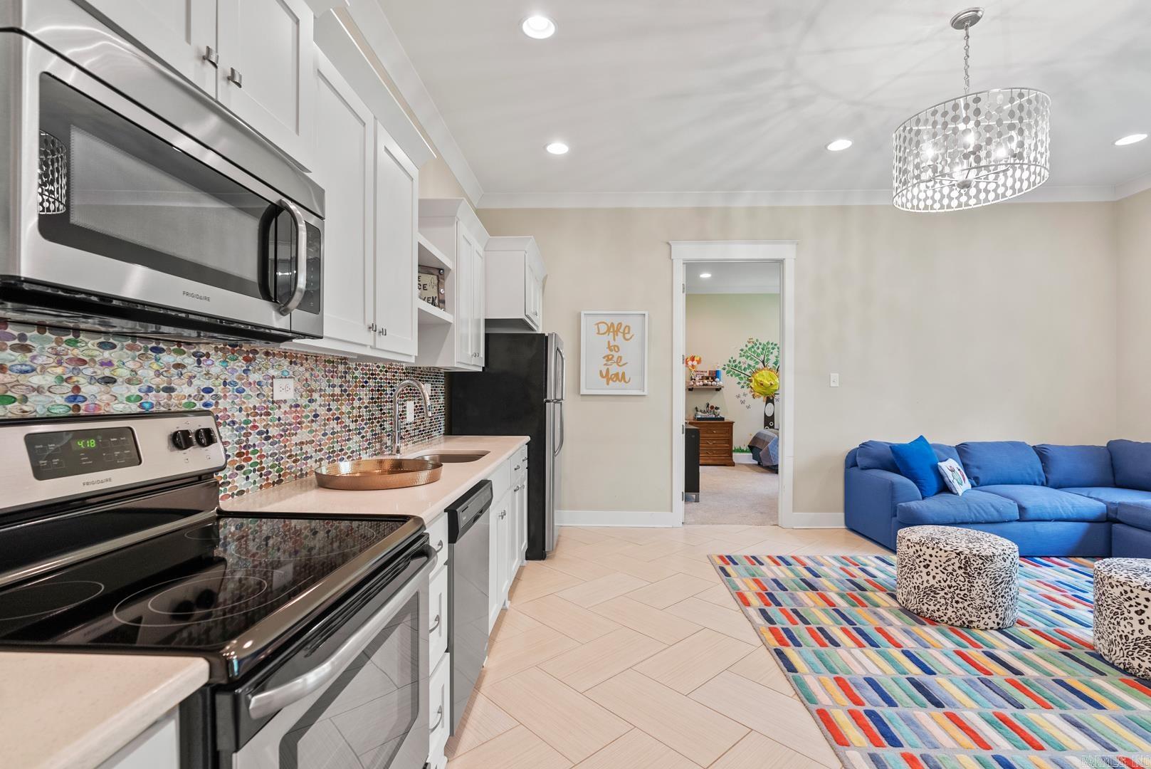 WOODLANDS EDGE - Residential