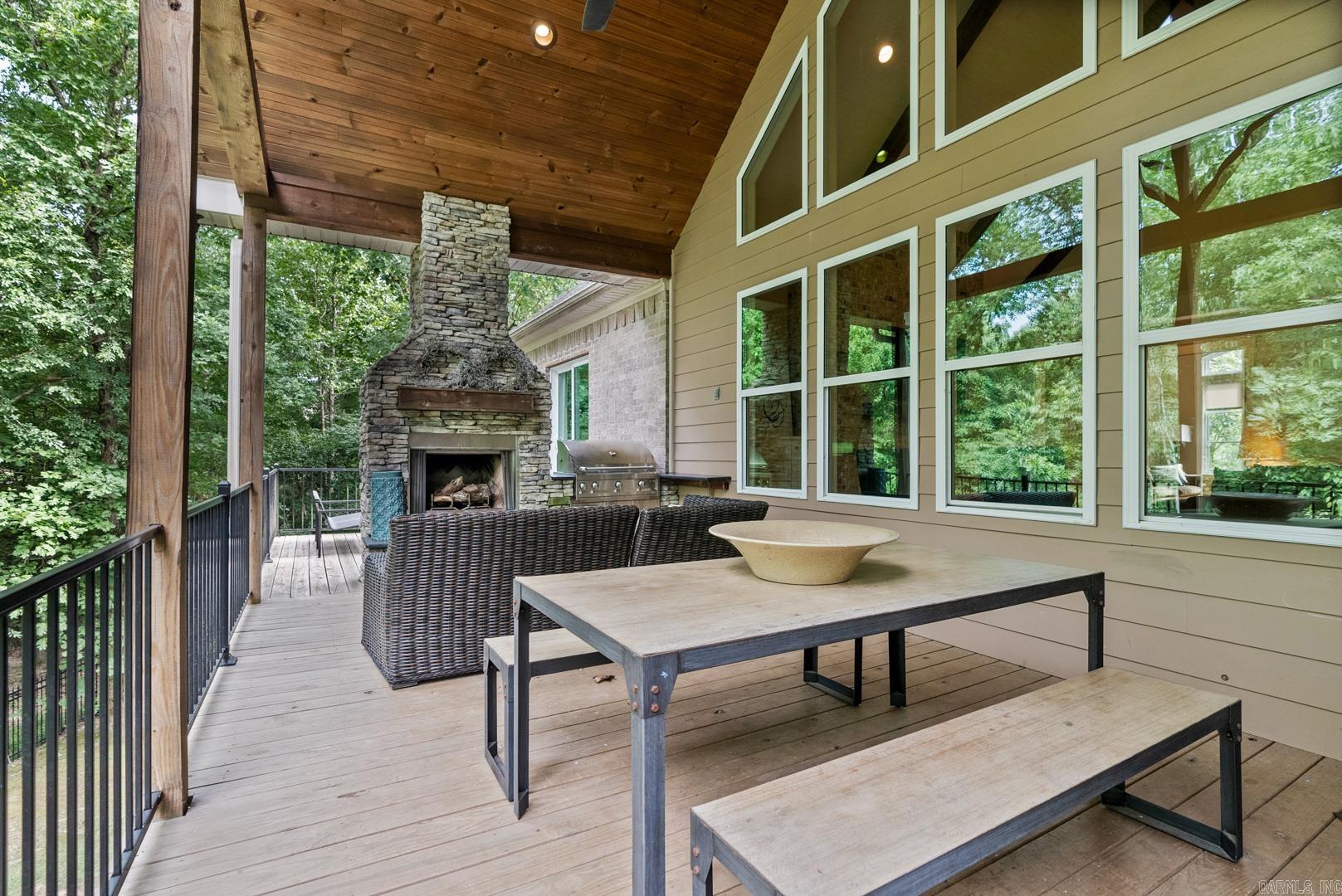 WOODLANDS EDGE - Residential