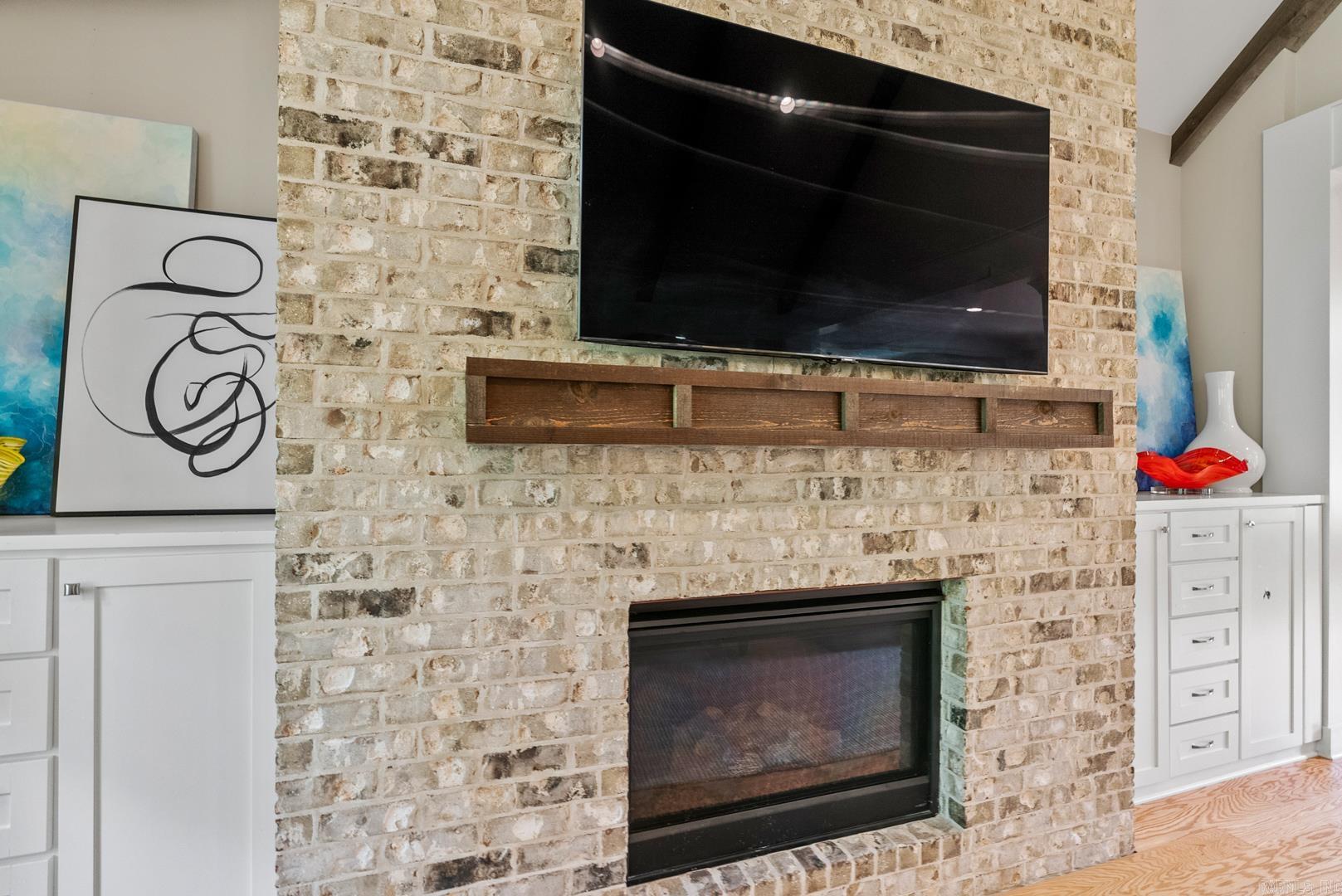 WOODLANDS EDGE - Residential