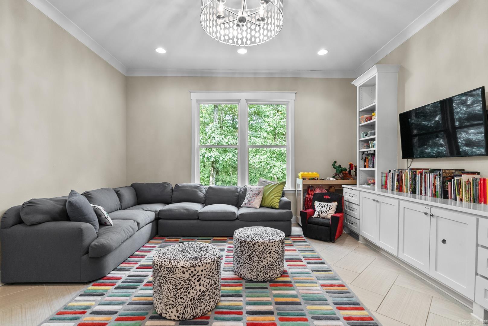 WOODLANDS EDGE - Residential