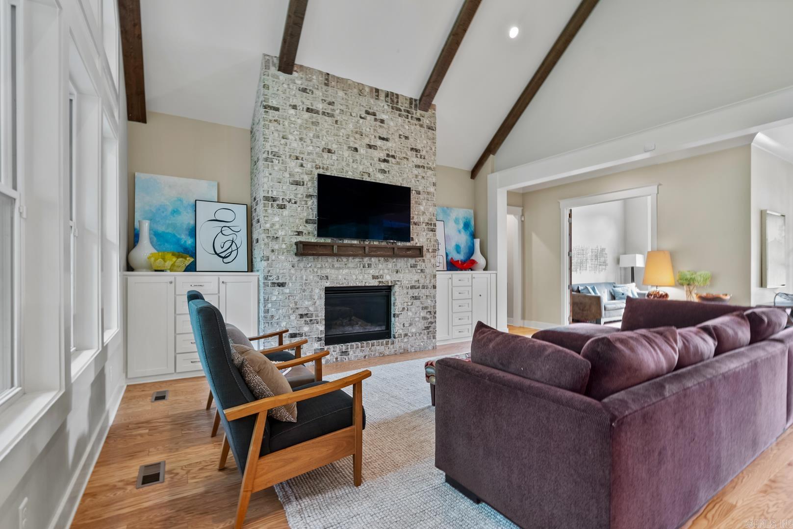 WOODLANDS EDGE - Residential