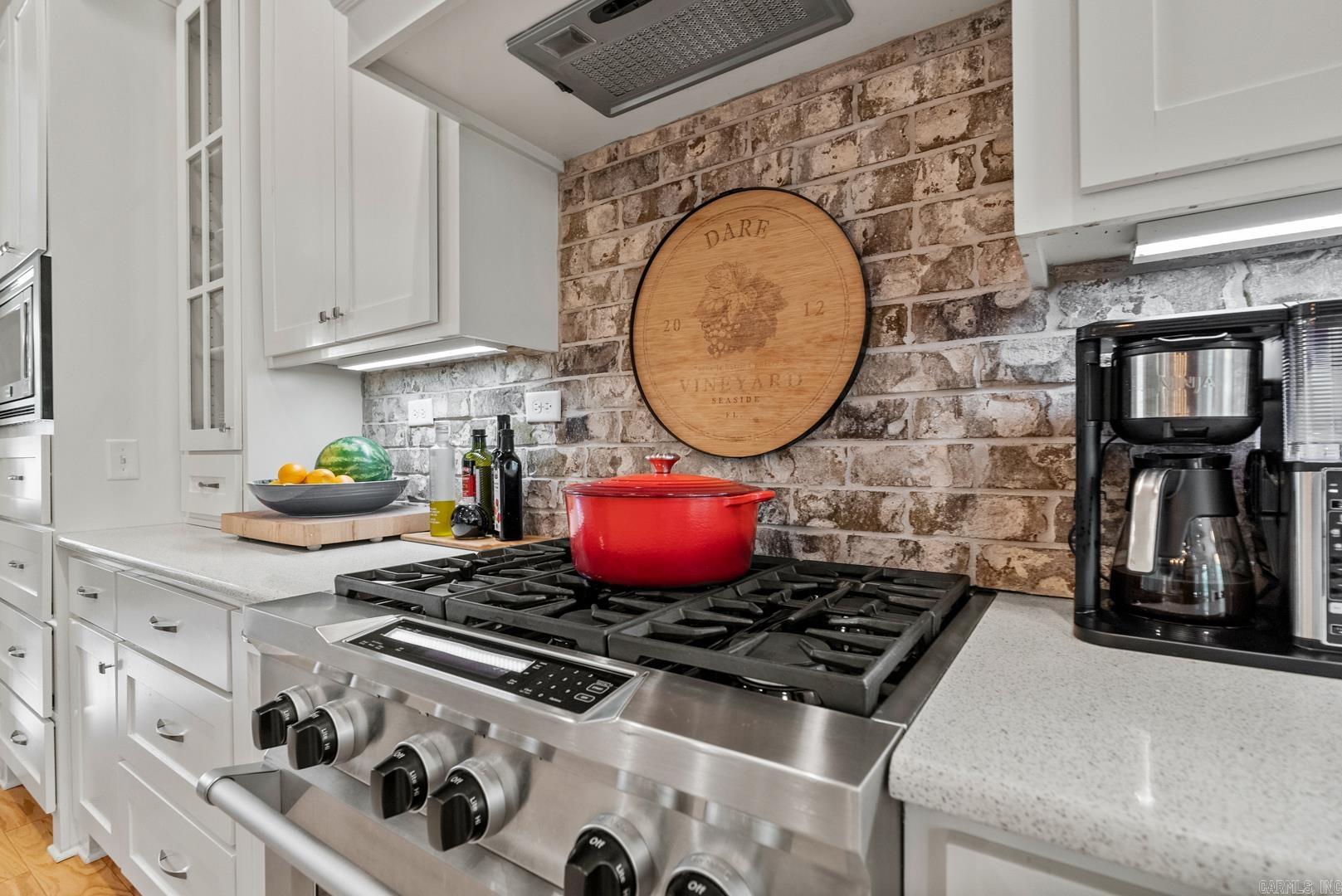 WOODLANDS EDGE - Residential