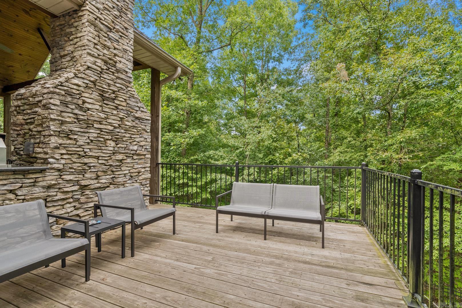 WOODLANDS EDGE - Residential