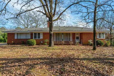 Photo of 115 Roxbury Street, Hot Springs, AR 71901 (MLS # 25049594)