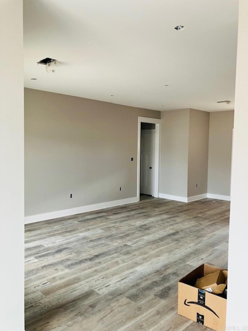 EAST MEADOW - Residential