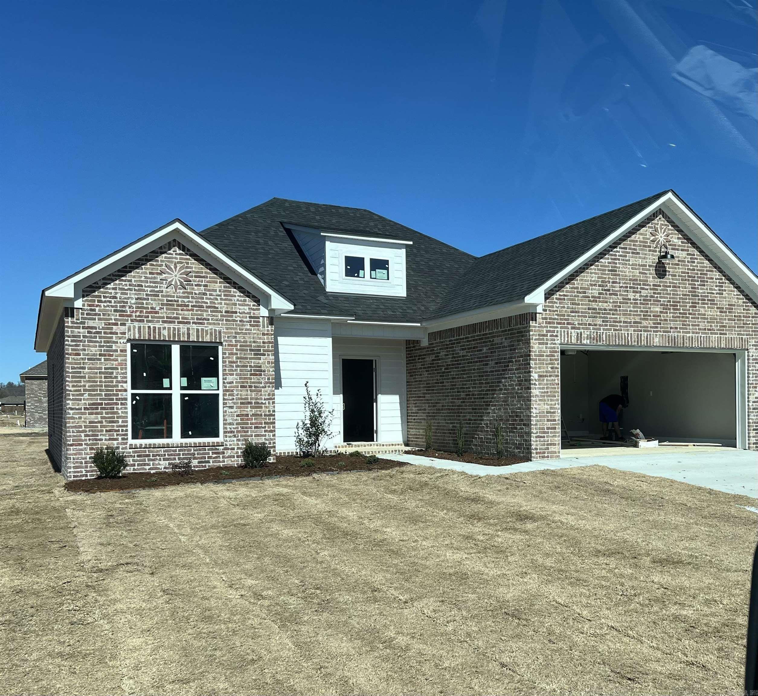 EAST MEADOW - Residential