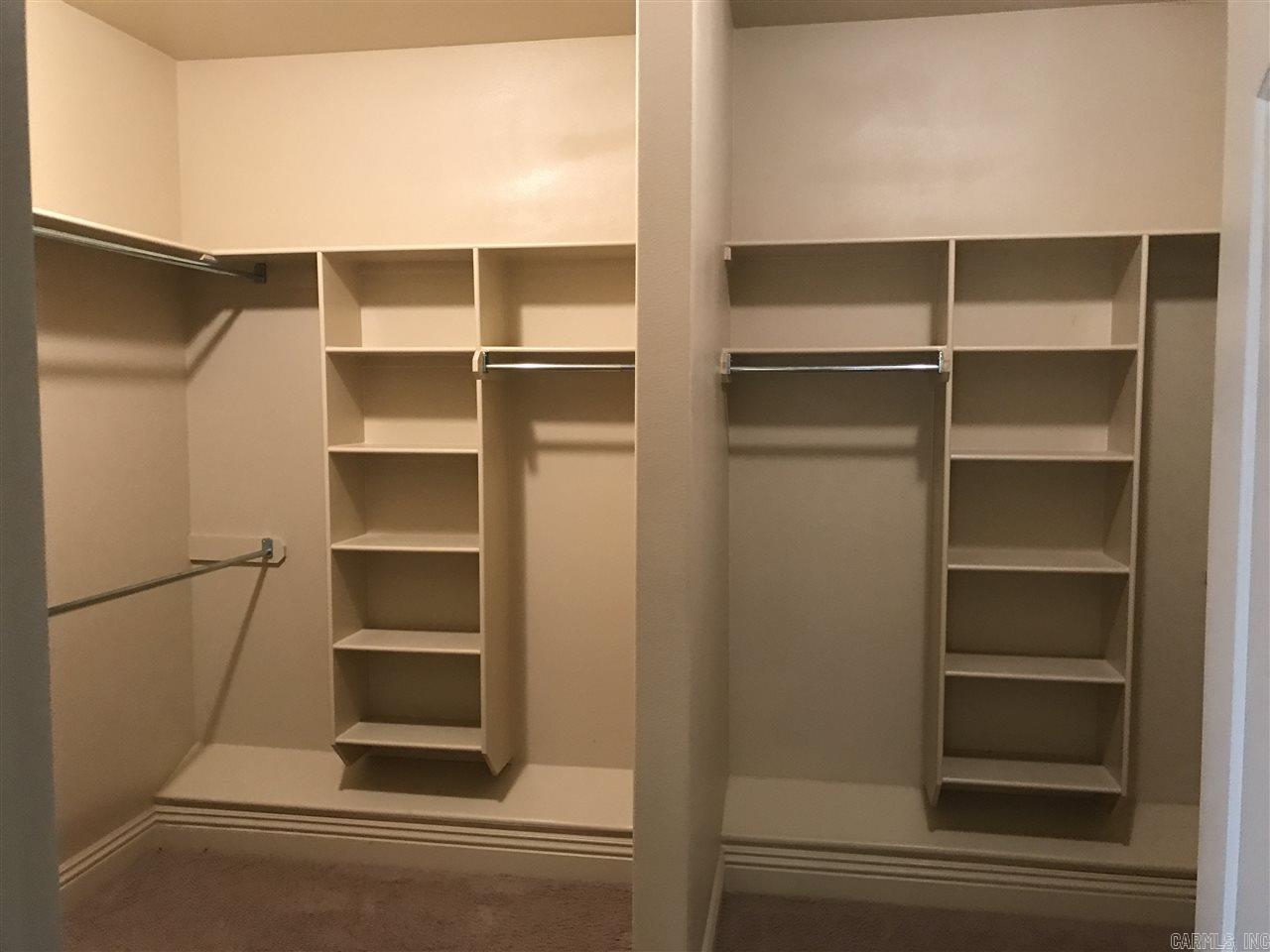 COUNTRY CLUB OF ARK THE - Residential Lease