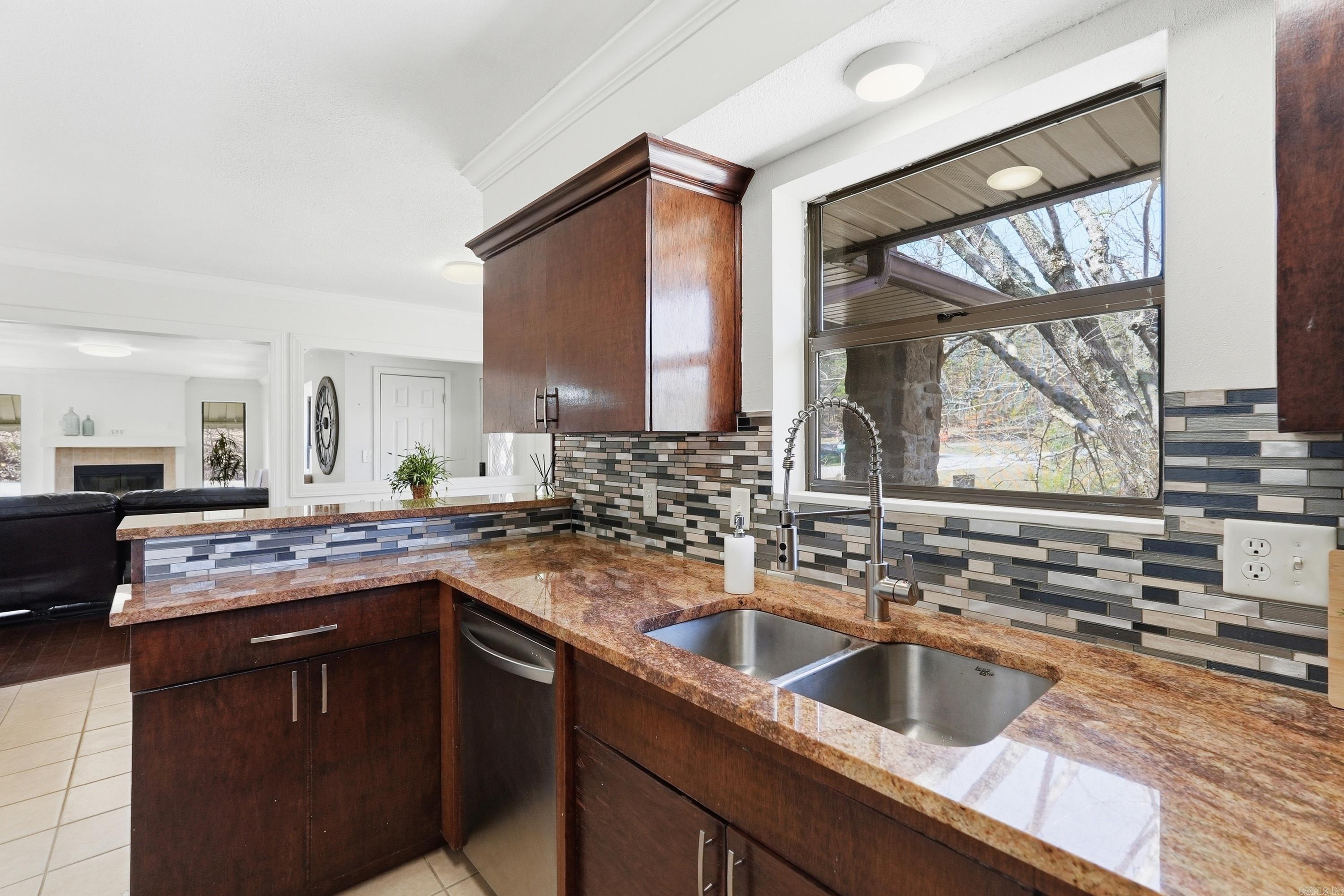 CHELSEA GLADE - Residential