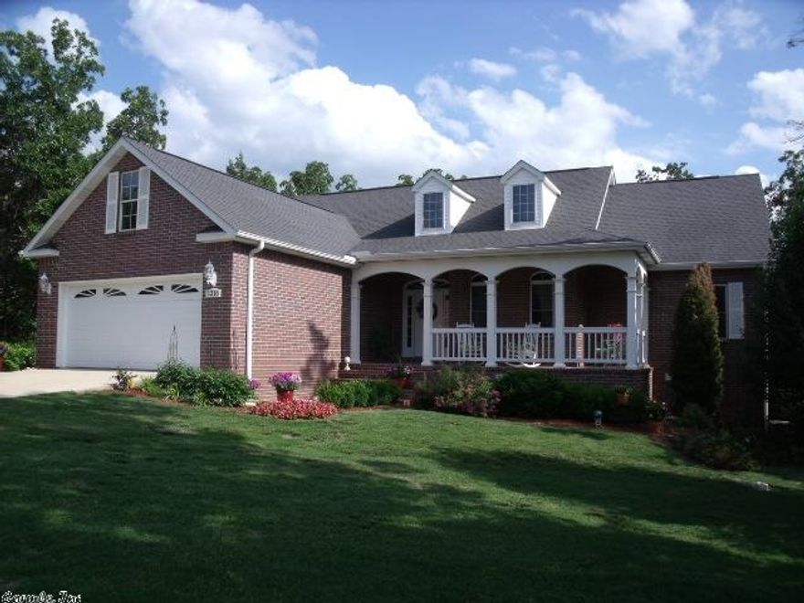 3 BEDROOMS, 3 BATHROOMS in this all brick home with park view.  2 gas fireplaces, 1 in formal living area and 1 in lower level large family room.  Large master with sitting area & private bath.  Kitchen has pull outs and lots of light. Tray and vaulted ceilings.  Low E Glass windows & Dual gas and electric heat.