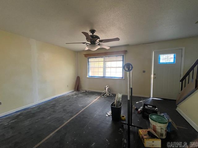 BEAUTIFUL LAKEVIEW - Residential