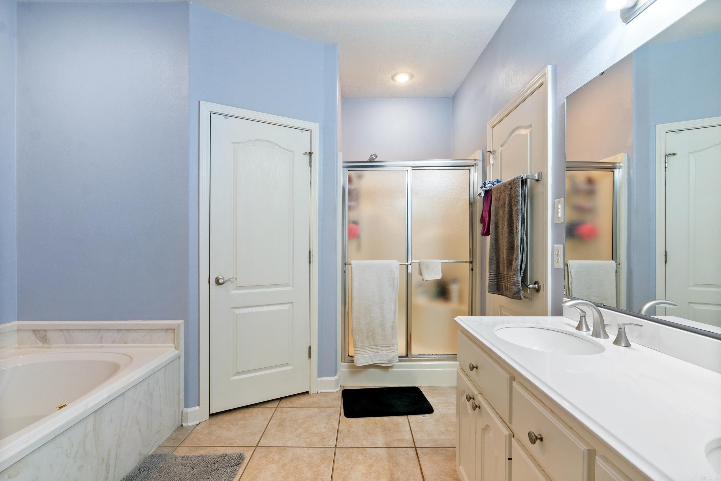 CLUB CREEK - Residential