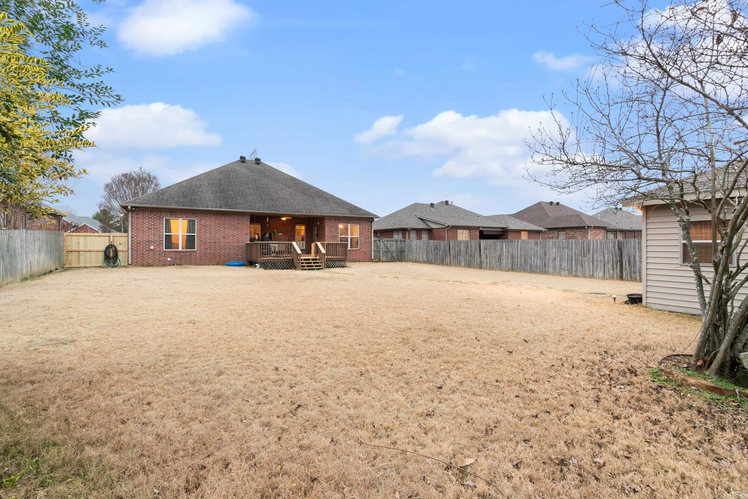 CLUB CREEK - Residential