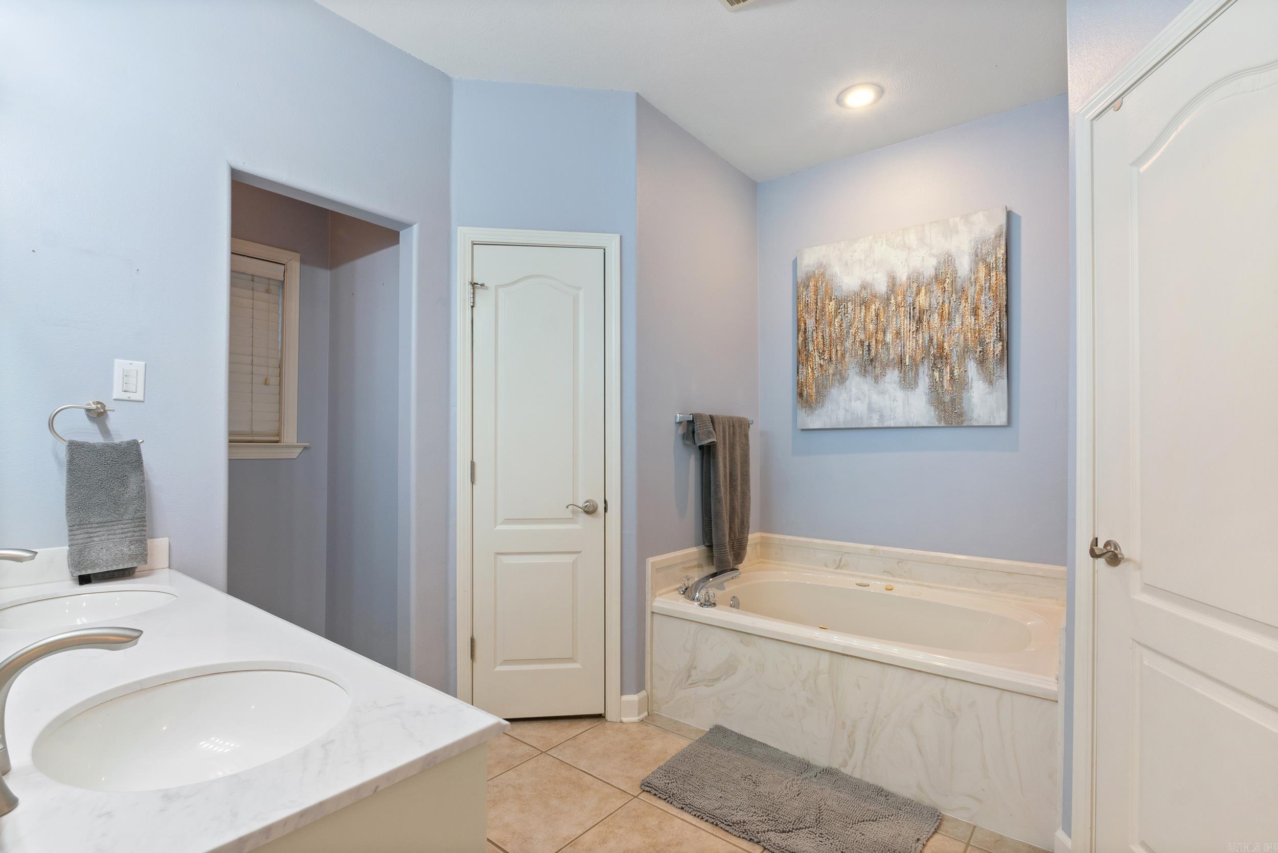 CLUB CREEK - Residential