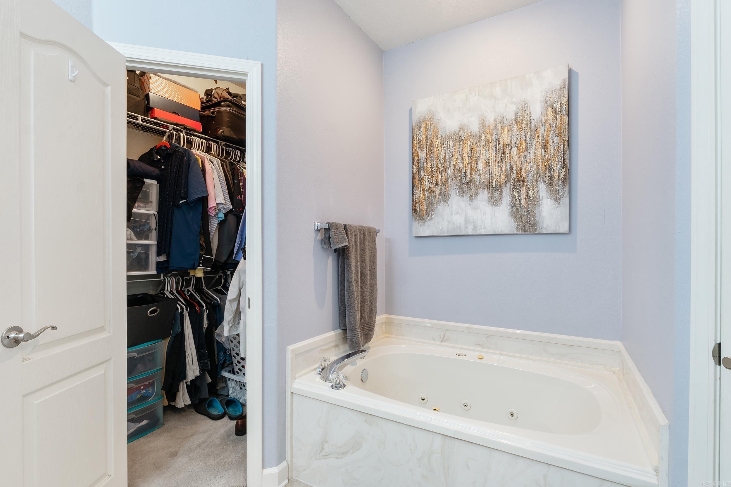 CLUB CREEK - Residential