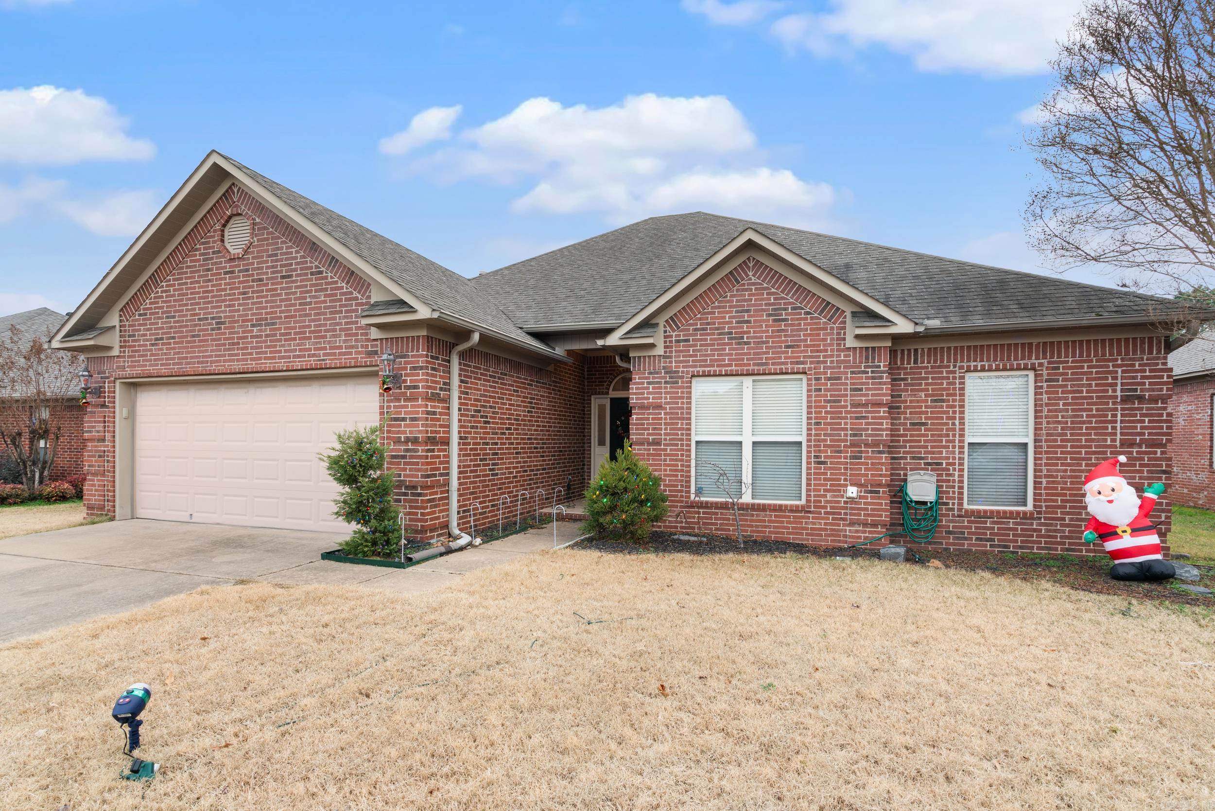 CLUB CREEK - Residential