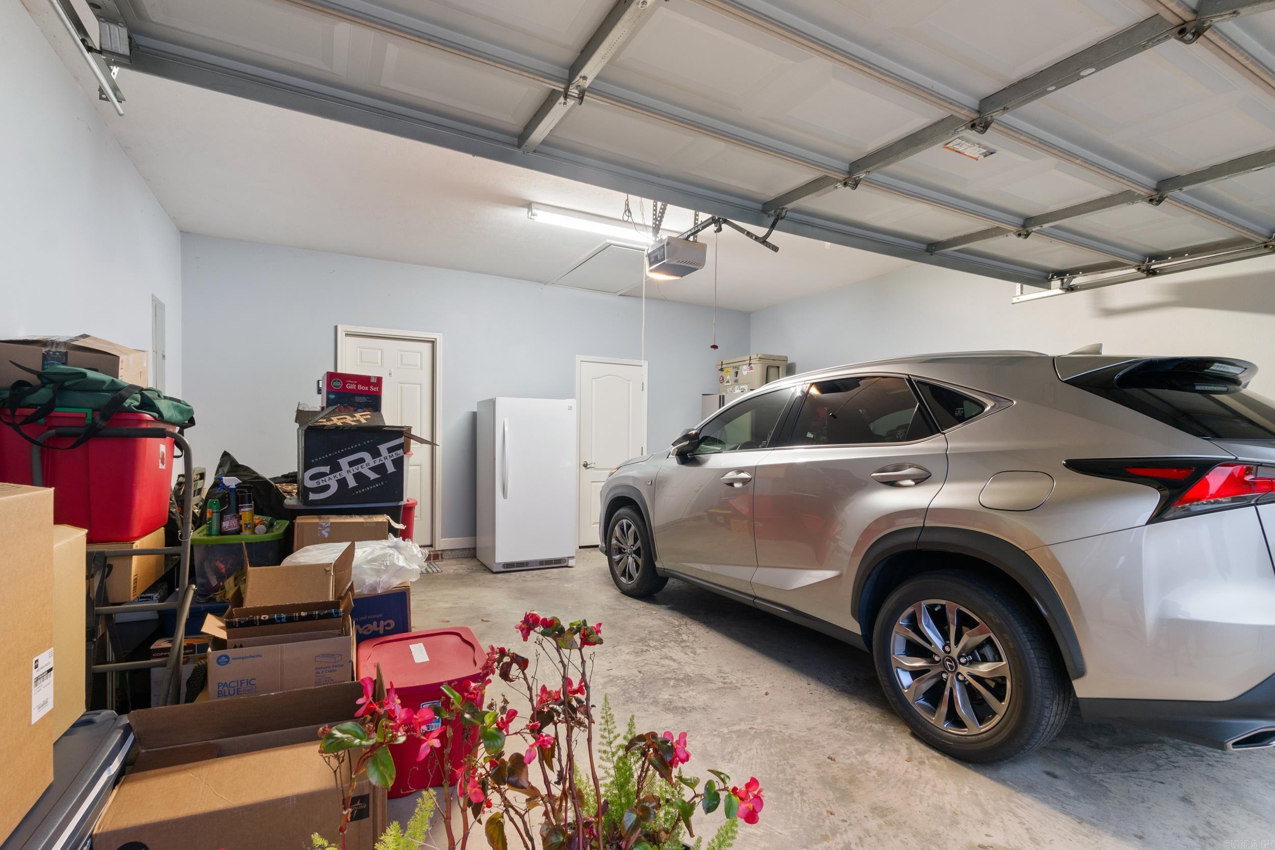 CLUB CREEK - Residential