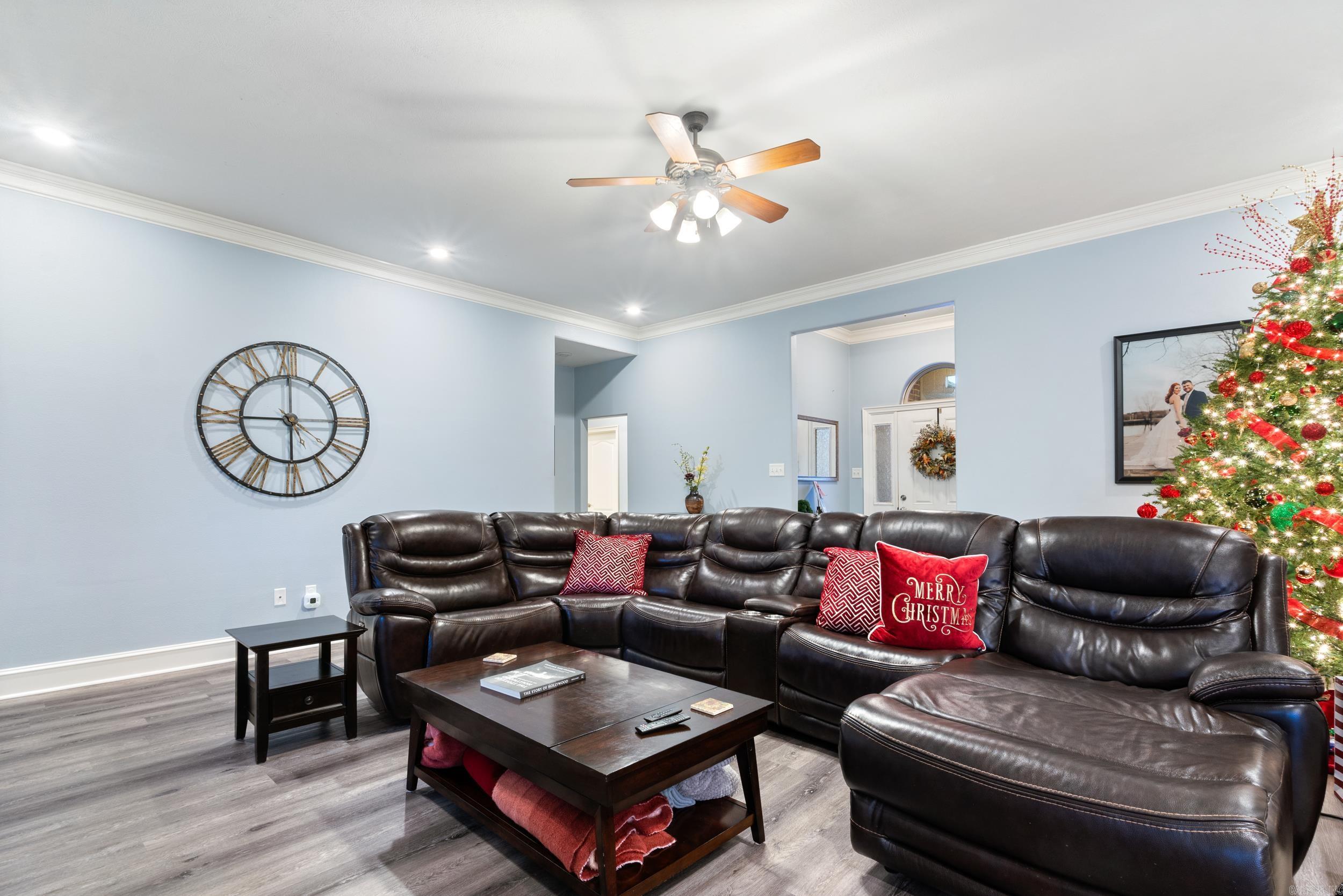 CLUB CREEK - Residential