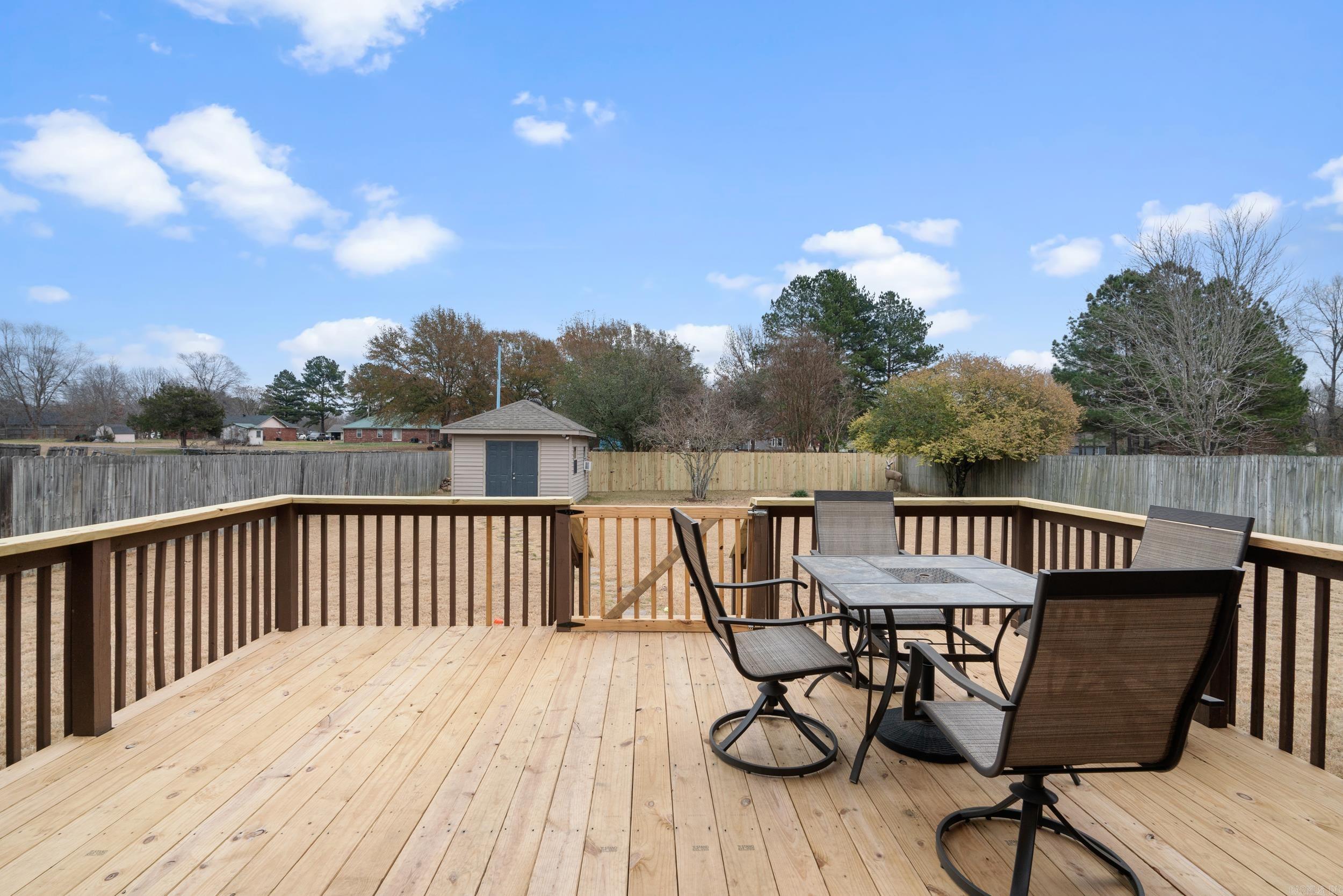 CLUB CREEK - Residential