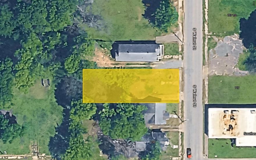 This is a .18 (+/-) acre lot that is level with a few trees in Pine Bluff. Build a new home and enjoy being minutes away from local amenities and Lake Saracen. Mobile homes not allowed in this area. Property conveys a Limited Warranty Deed. Owner financing available. Call or text for more information.