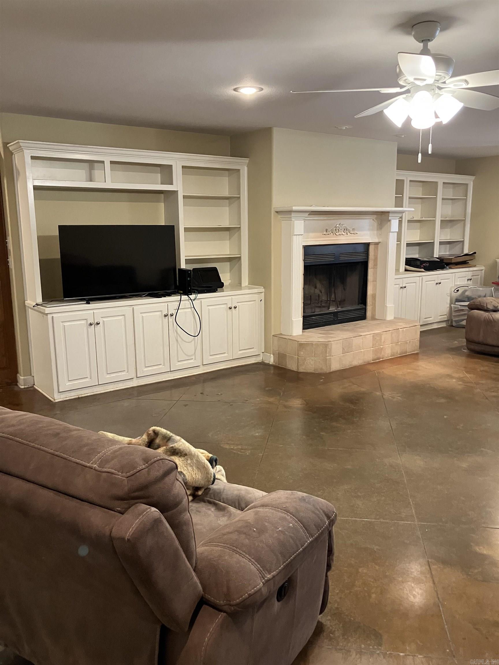 SHADY MEADOWS - Residential