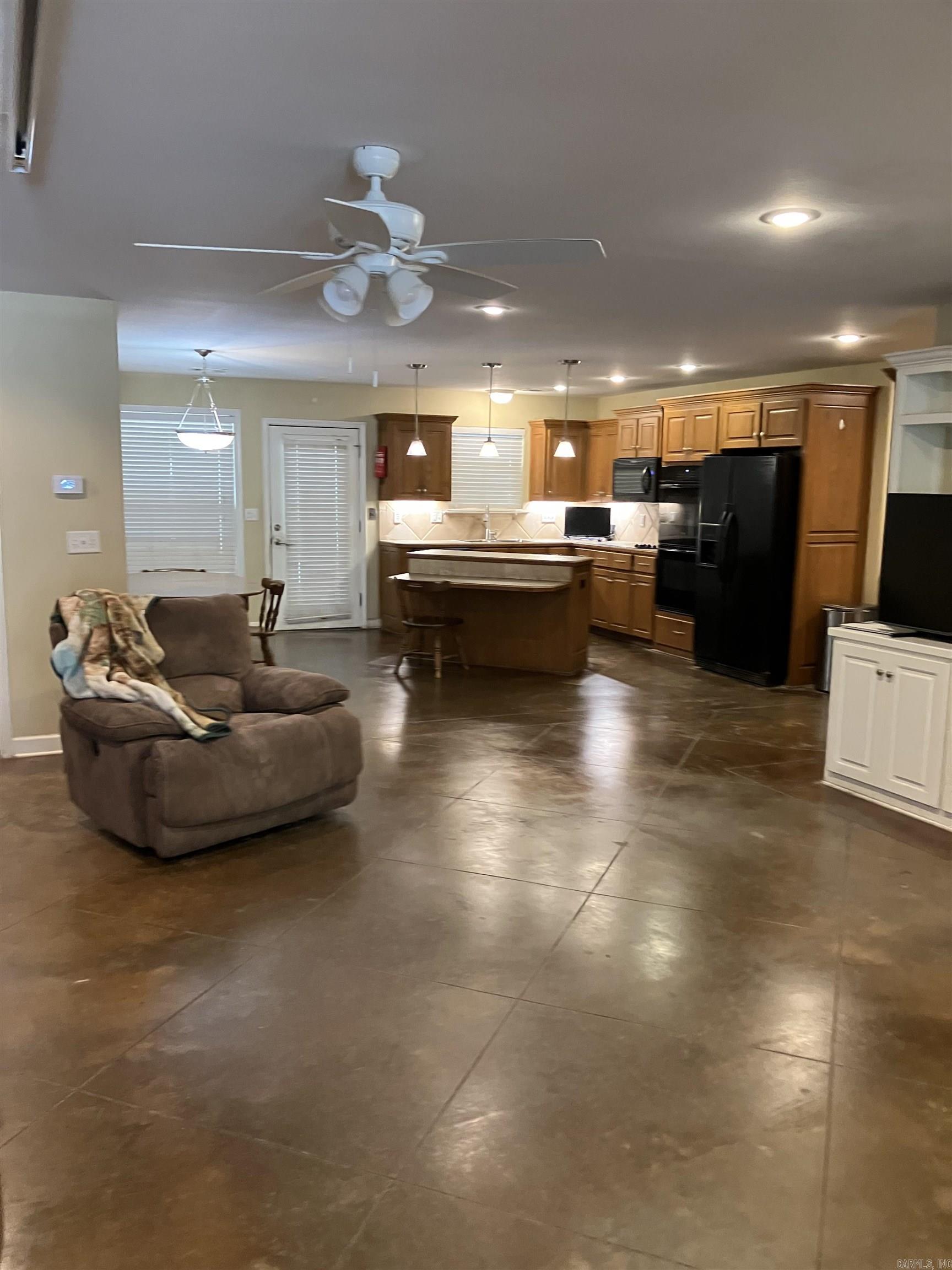 SHADY MEADOWS - Residential