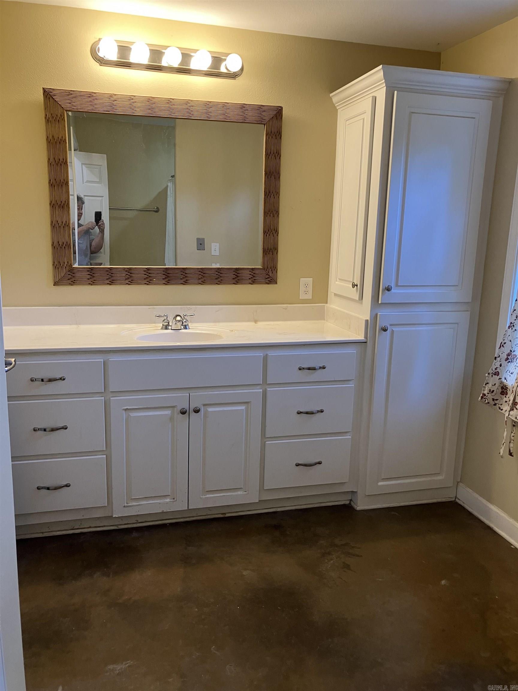 SHADY MEADOWS - Residential