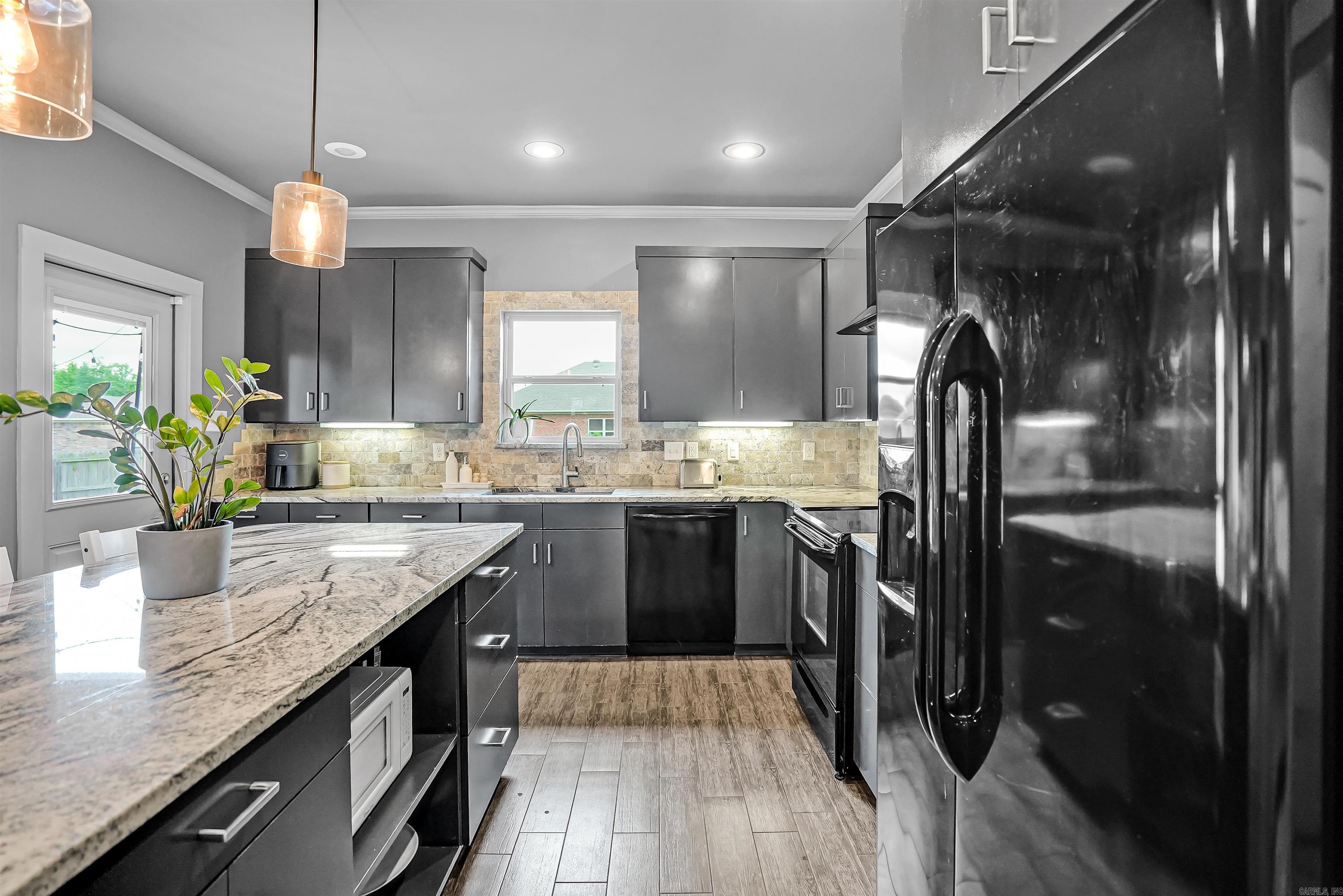 STONEHENGE PLACE - Residential