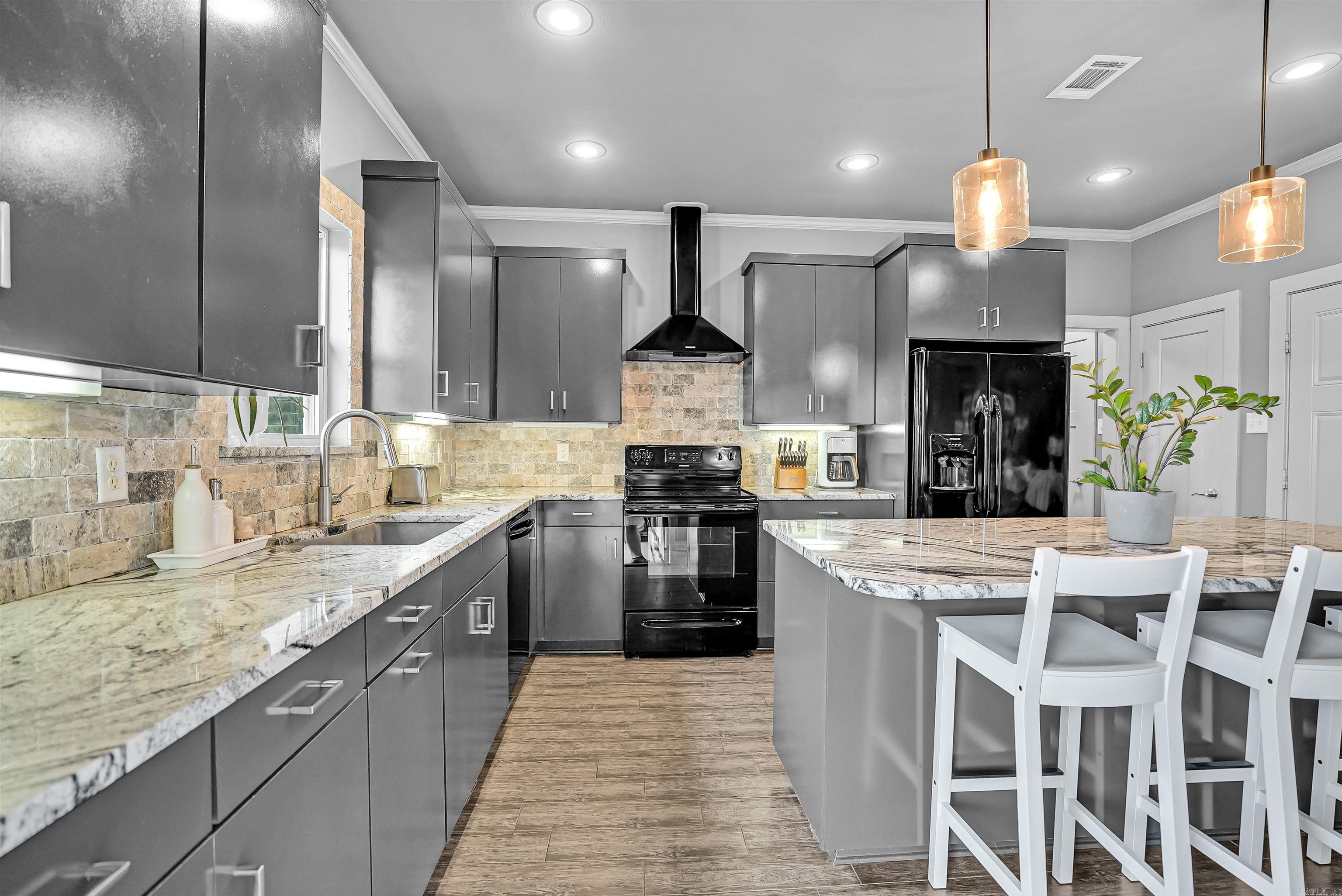 STONEHENGE PLACE - Residential