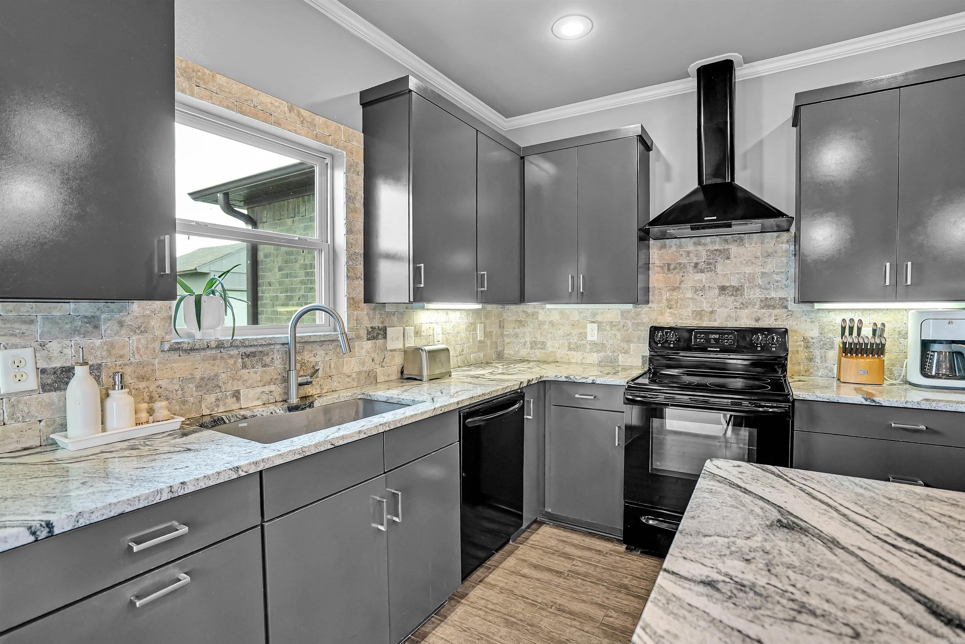 STONEHENGE PLACE - Residential