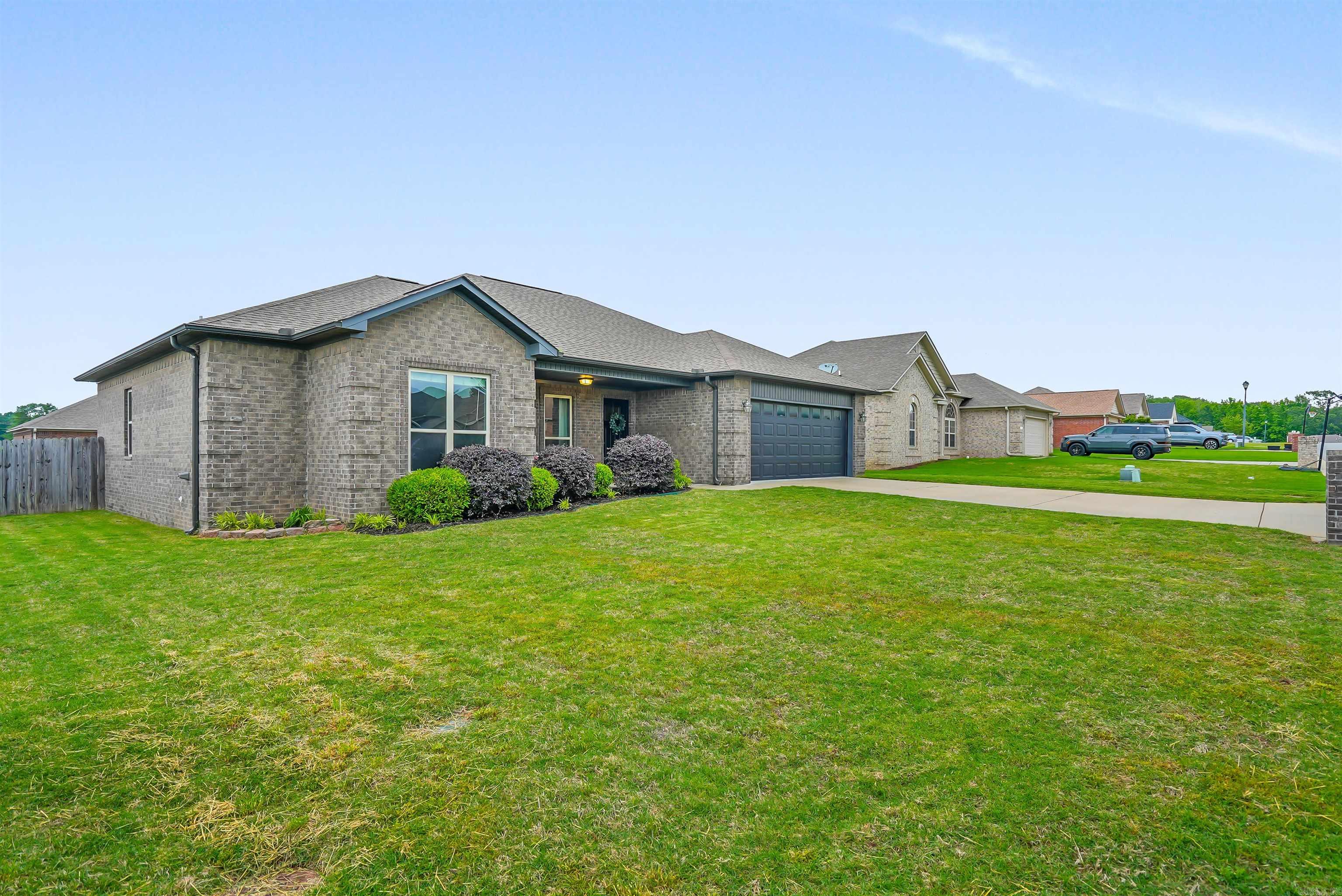 STONEHENGE PLACE - Residential