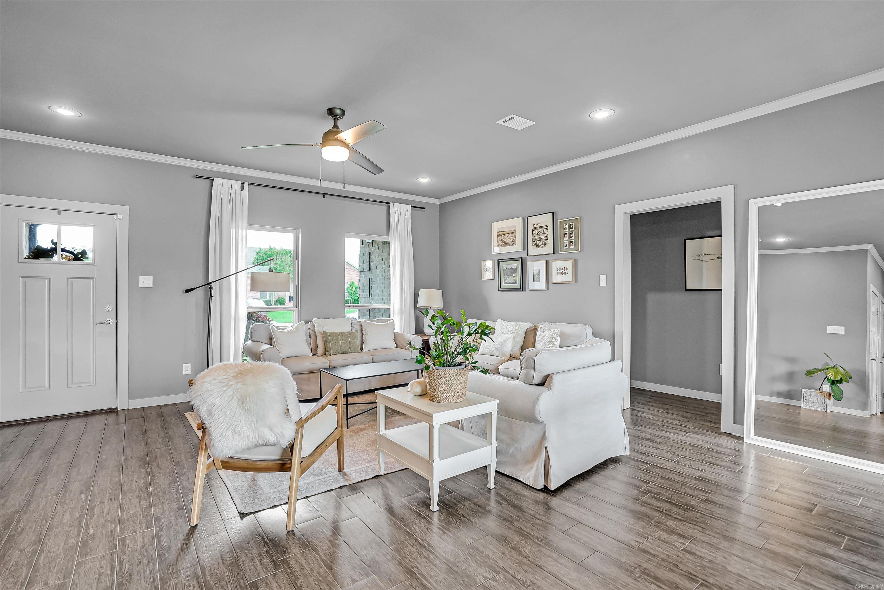 STONEHENGE PLACE - Residential