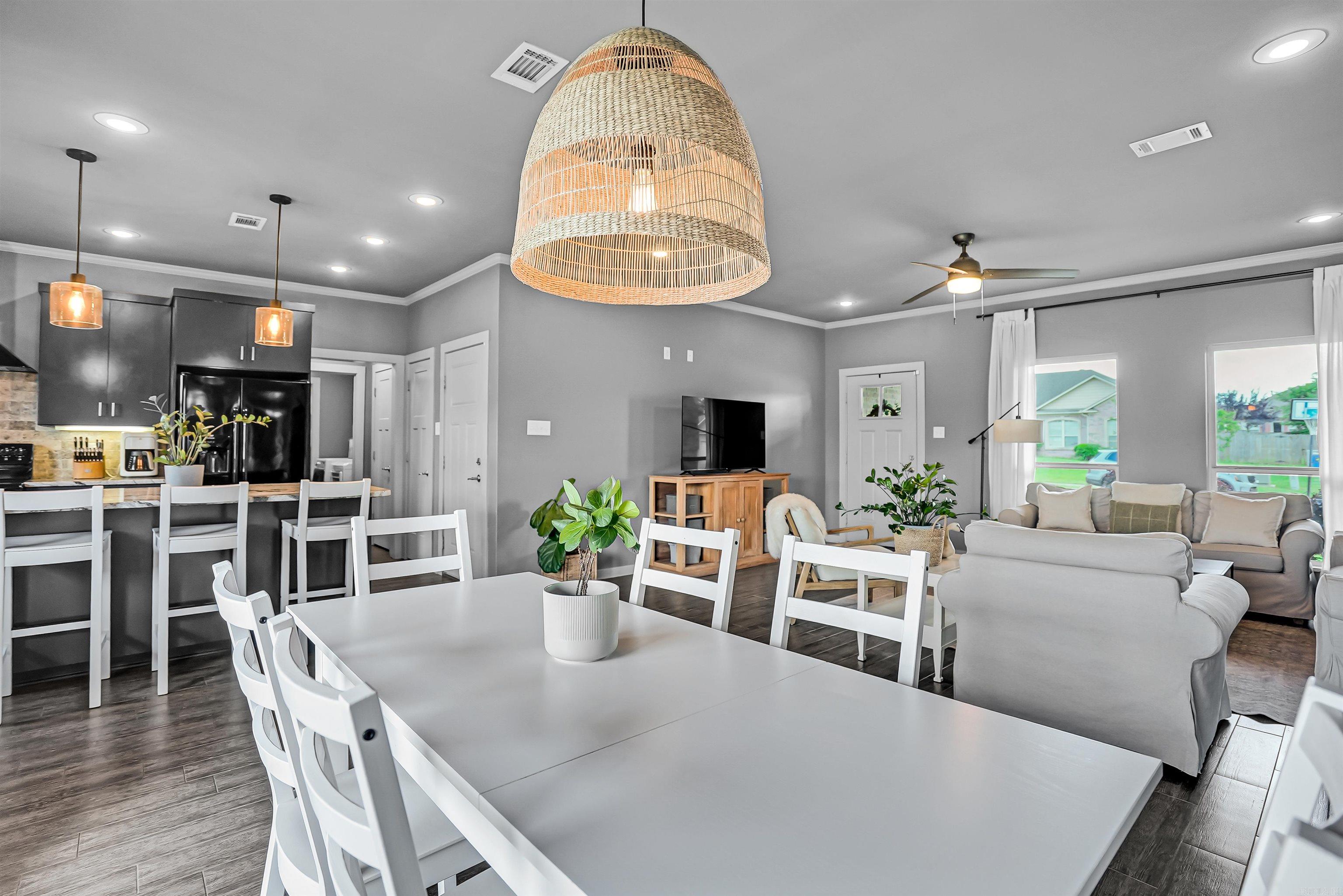 STONEHENGE PLACE - Residential