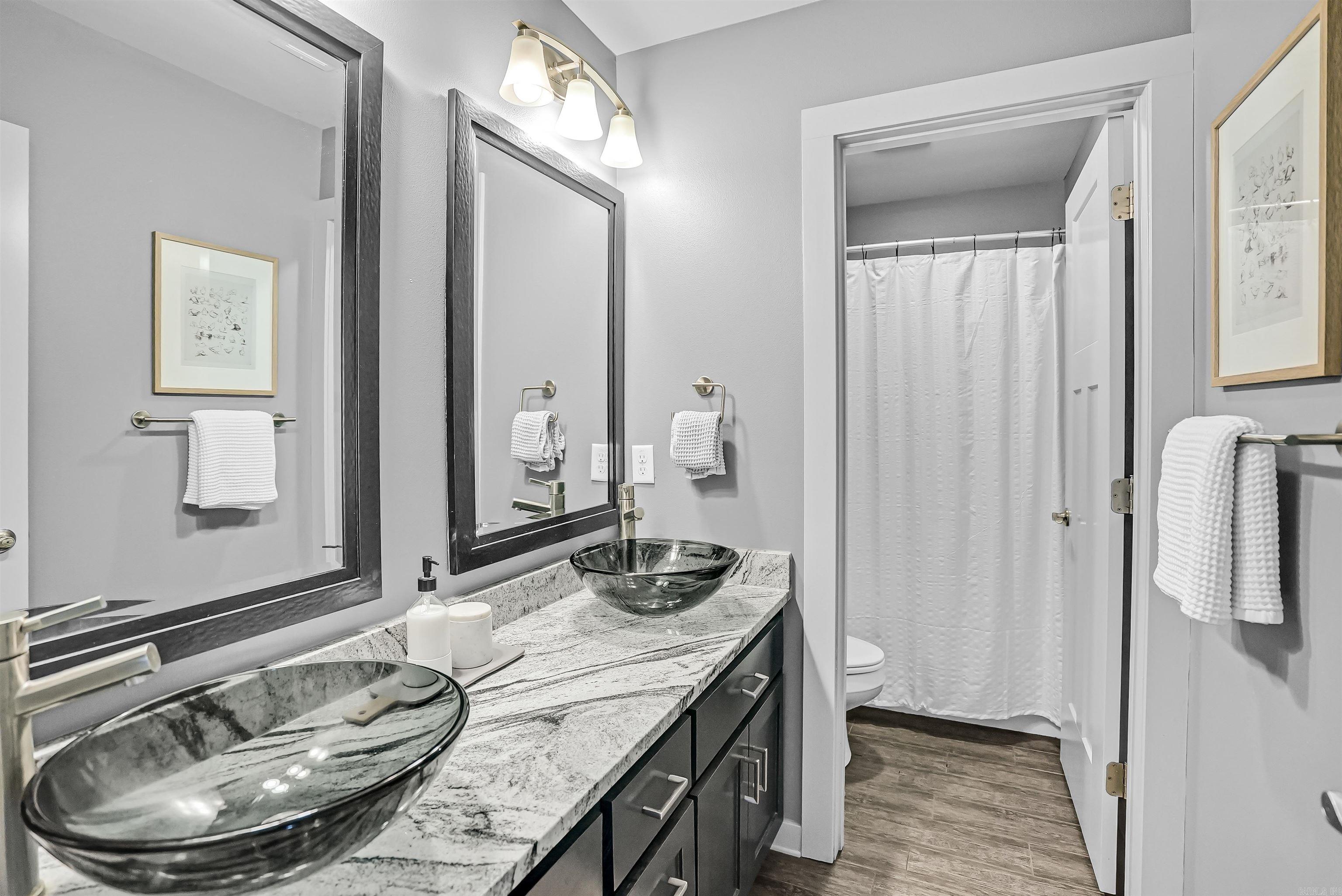 STONEHENGE PLACE - Residential