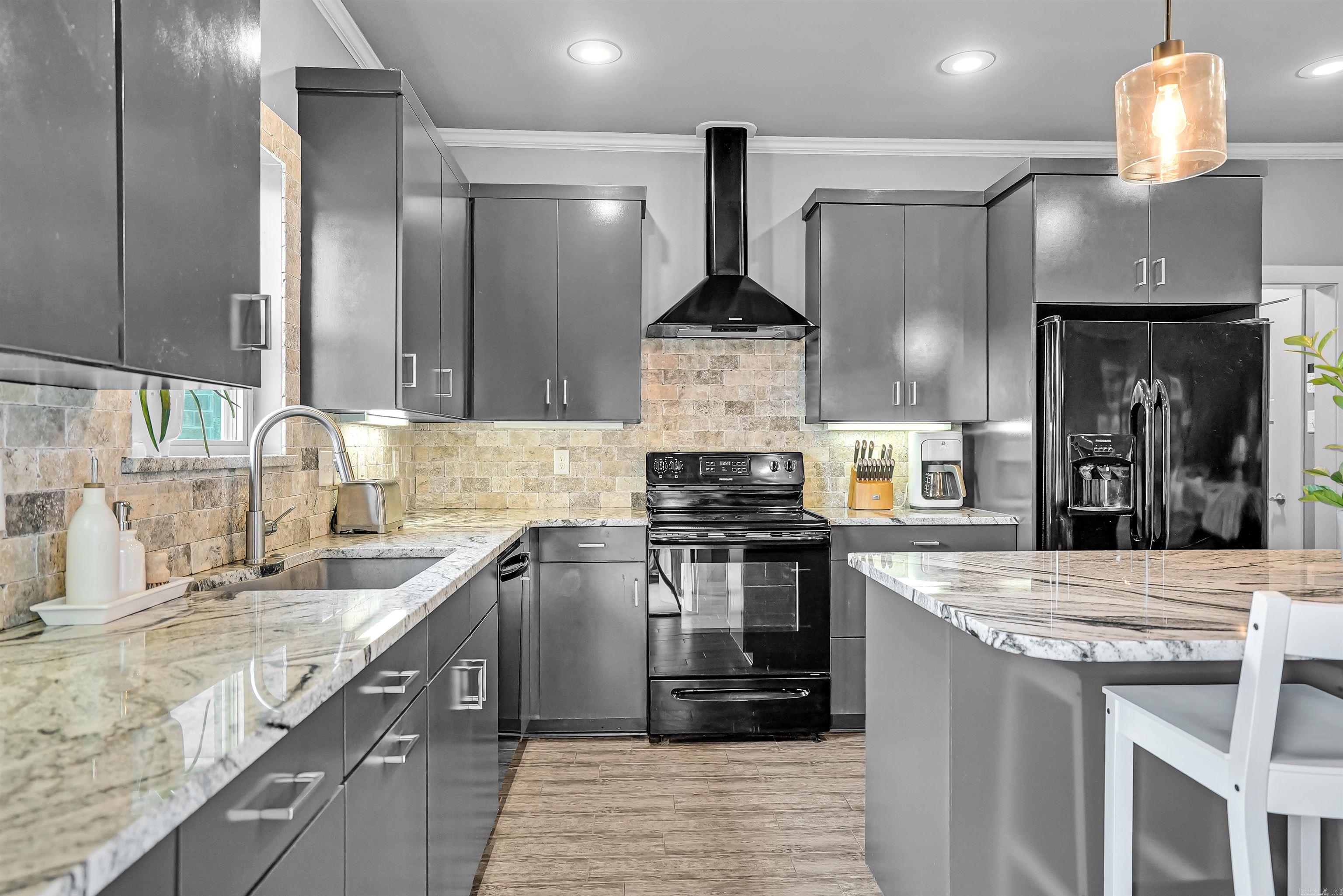 STONEHENGE PLACE - Residential