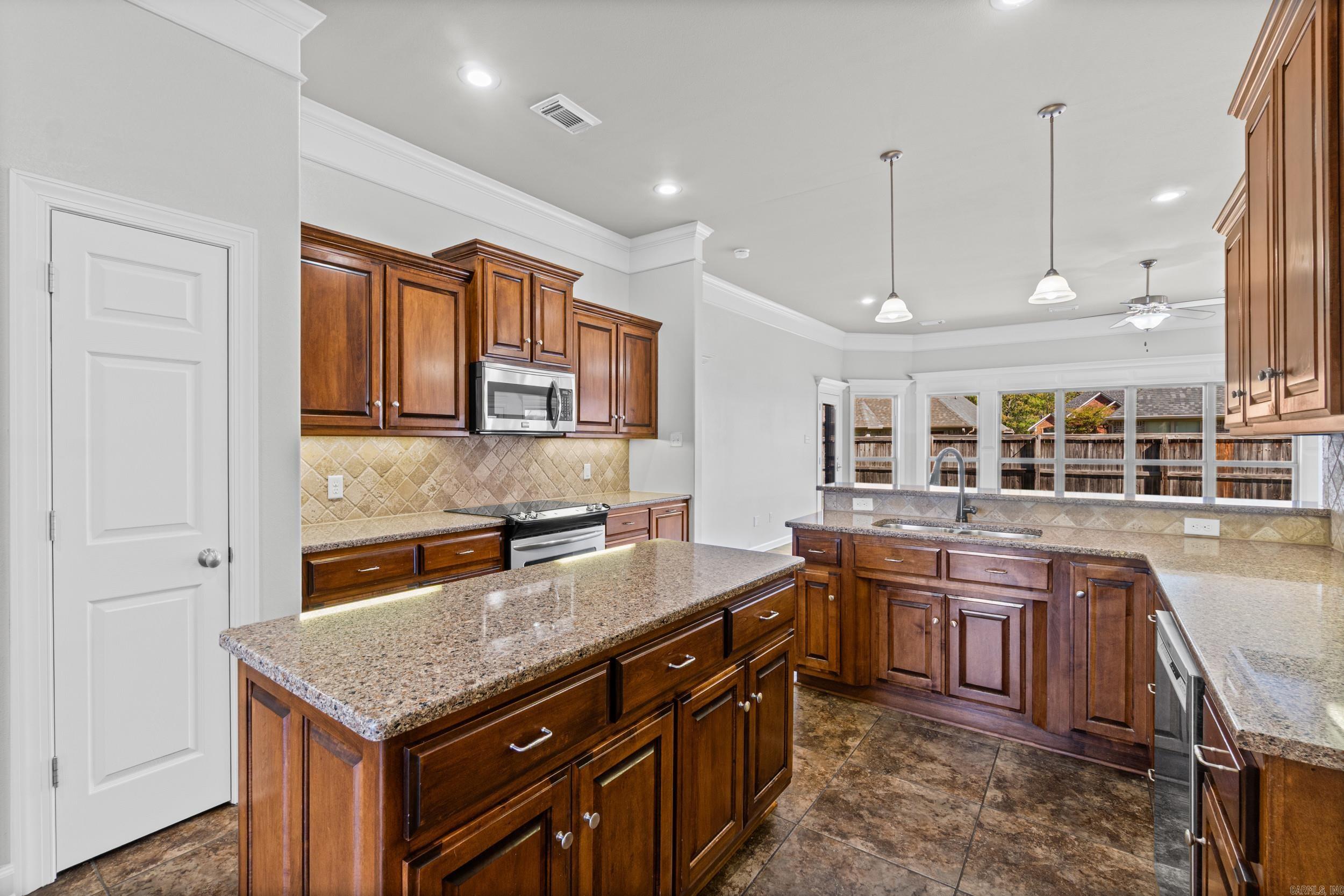 COUNTRY CLUB OF AR THE PH XXIII - Residential